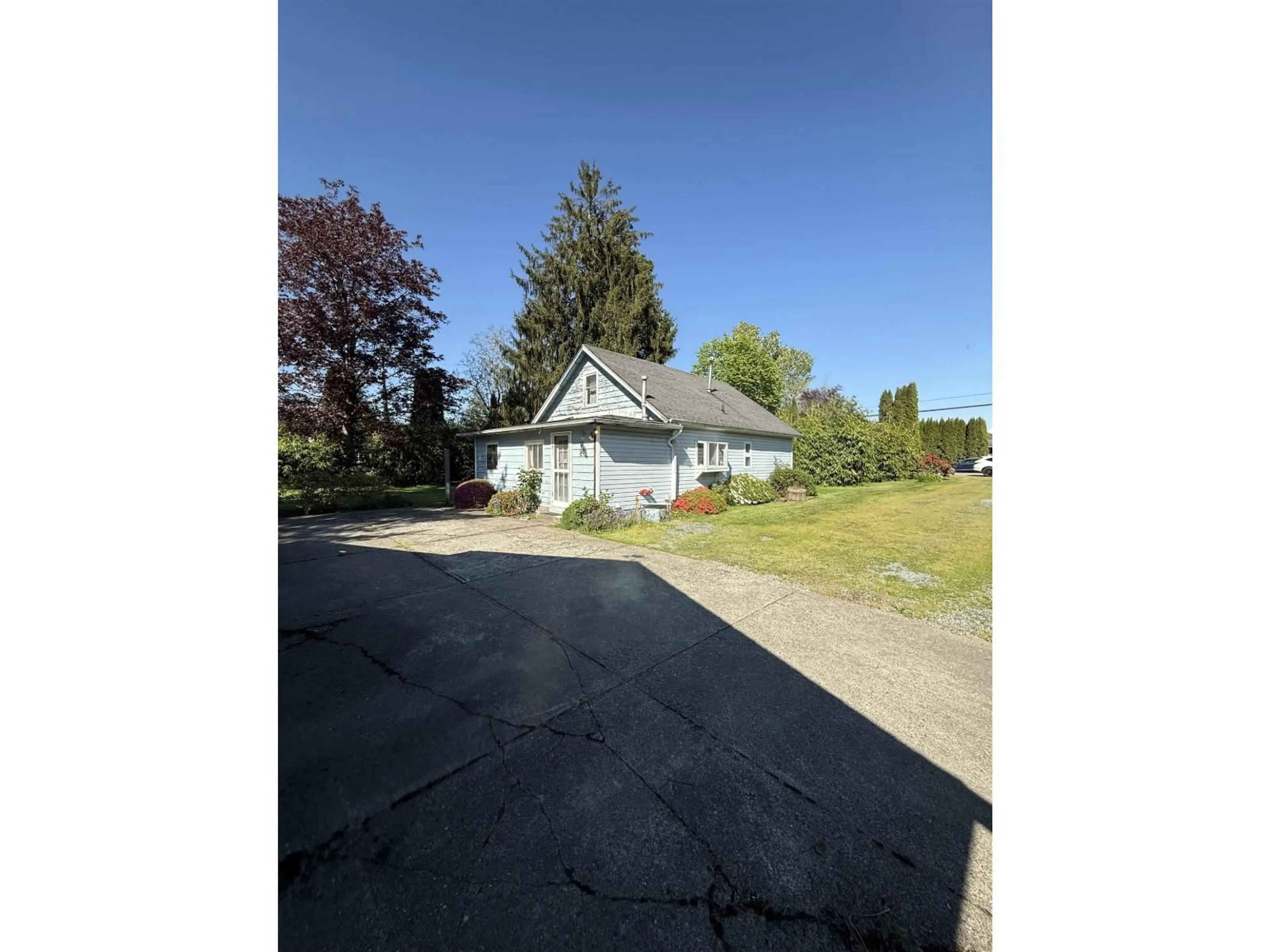 A pic from outside/outdoor area/front of a property/back of a property/a pic from drone, street for 3741 224 STREET STREET, Langley British Columbia V2Z2Z4