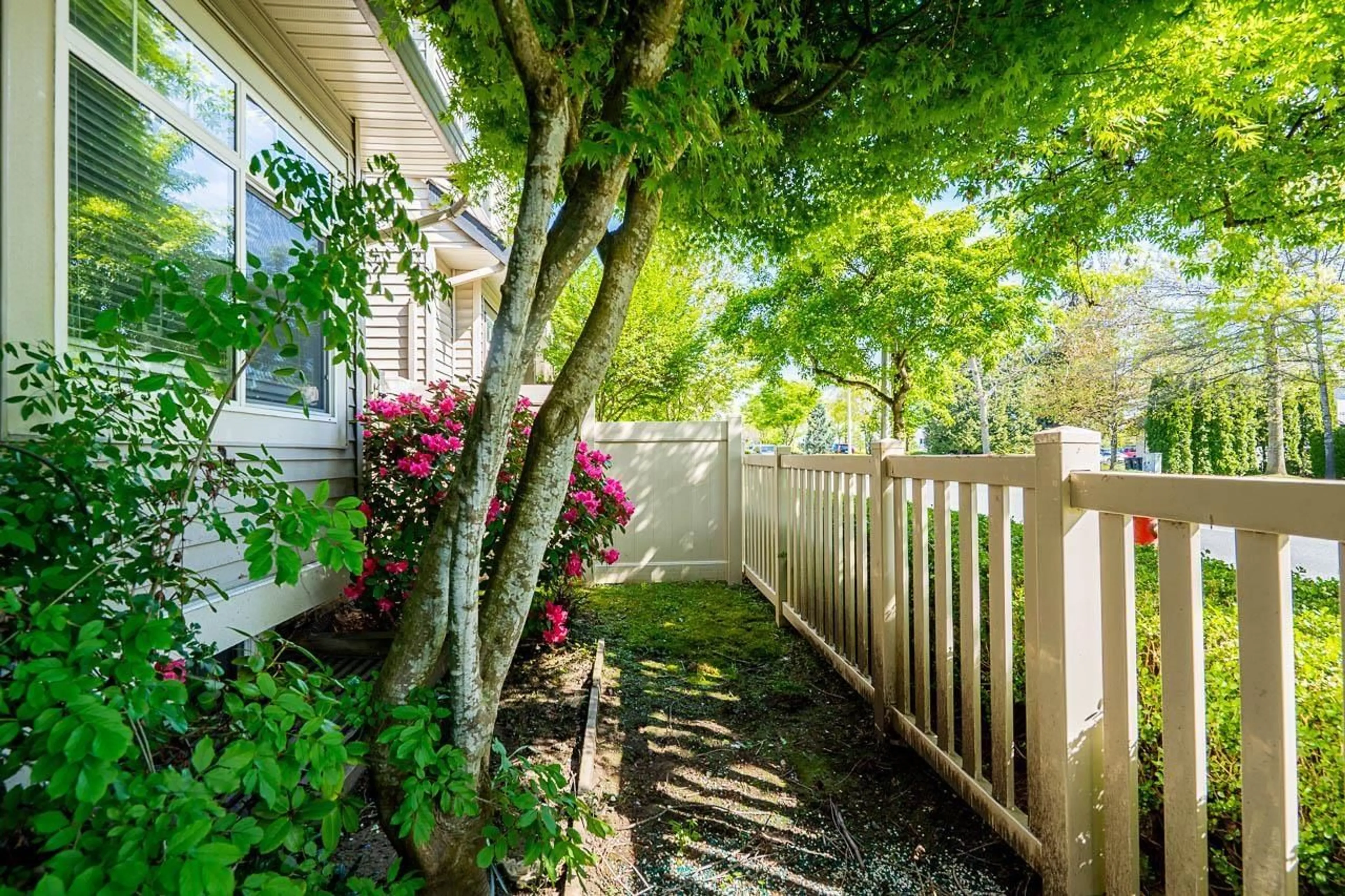 Patio, street for 38 - 6195 168 STREET, Surrey British Columbia V3S3X9