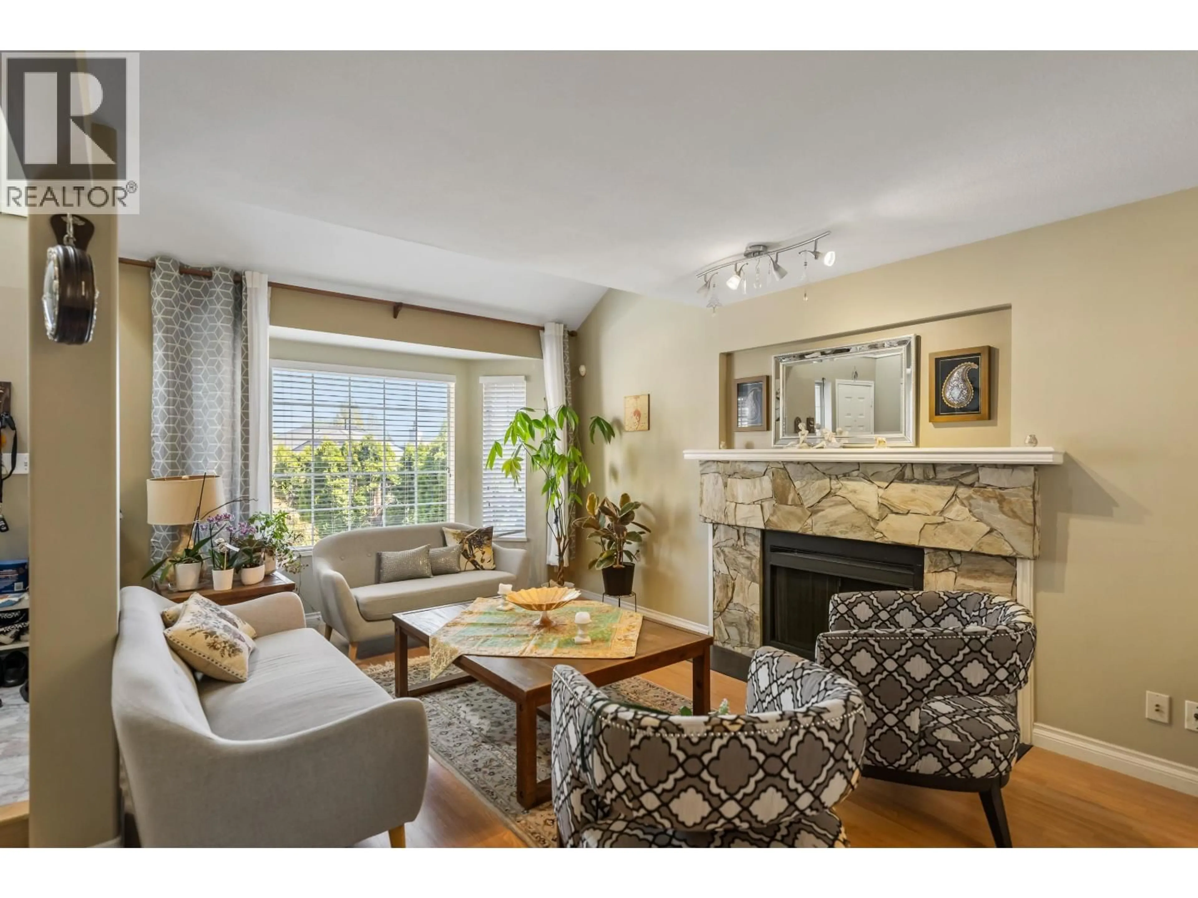 Living room with furniture, unknown for 1410 MOUNTAINVIEW COURT, Coquitlam British Columbia V3E2R9