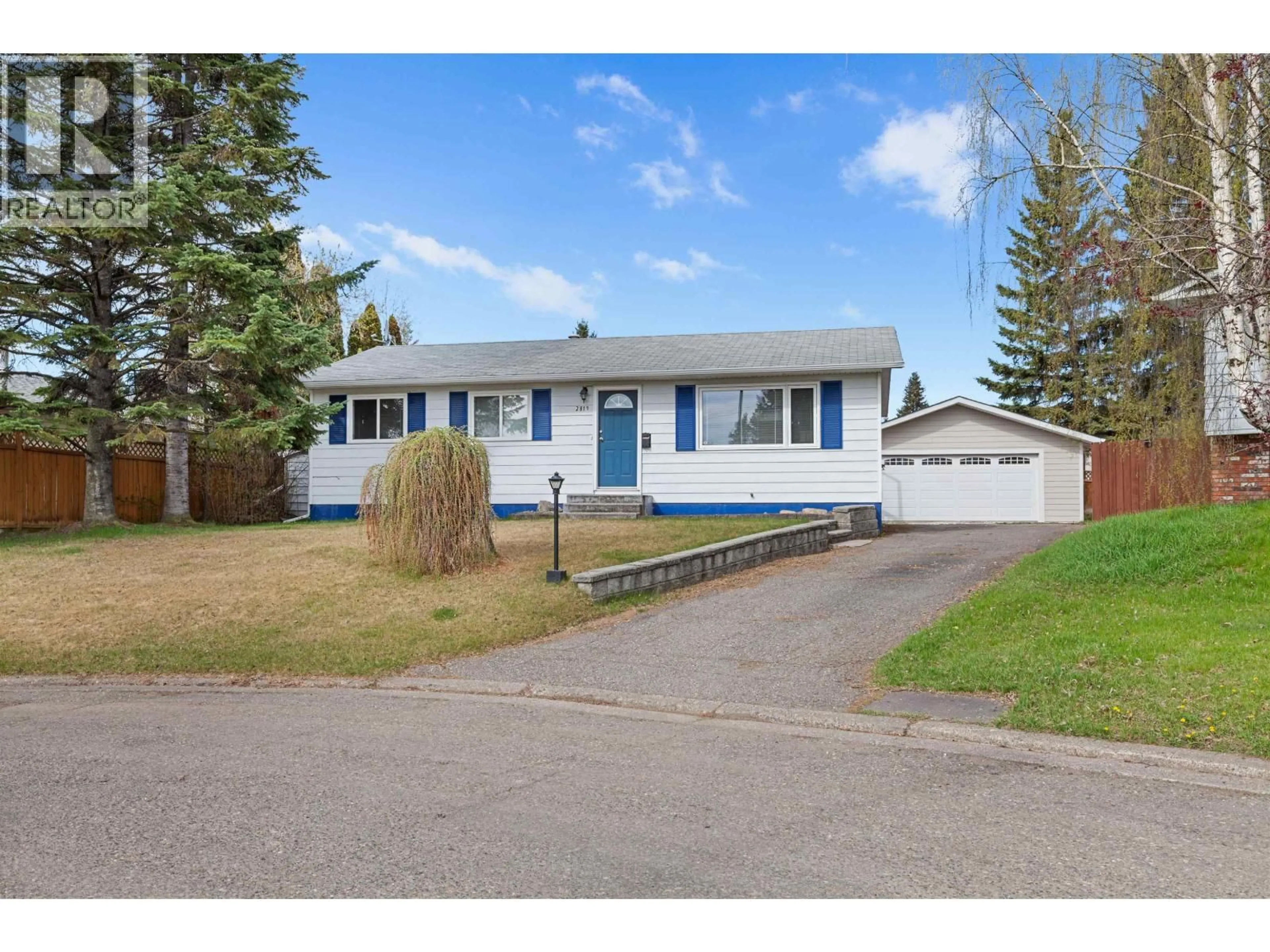 Home with vinyl exterior material, street for 2819 WILLINGDON STREET, Prince George British Columbia V2N1S3