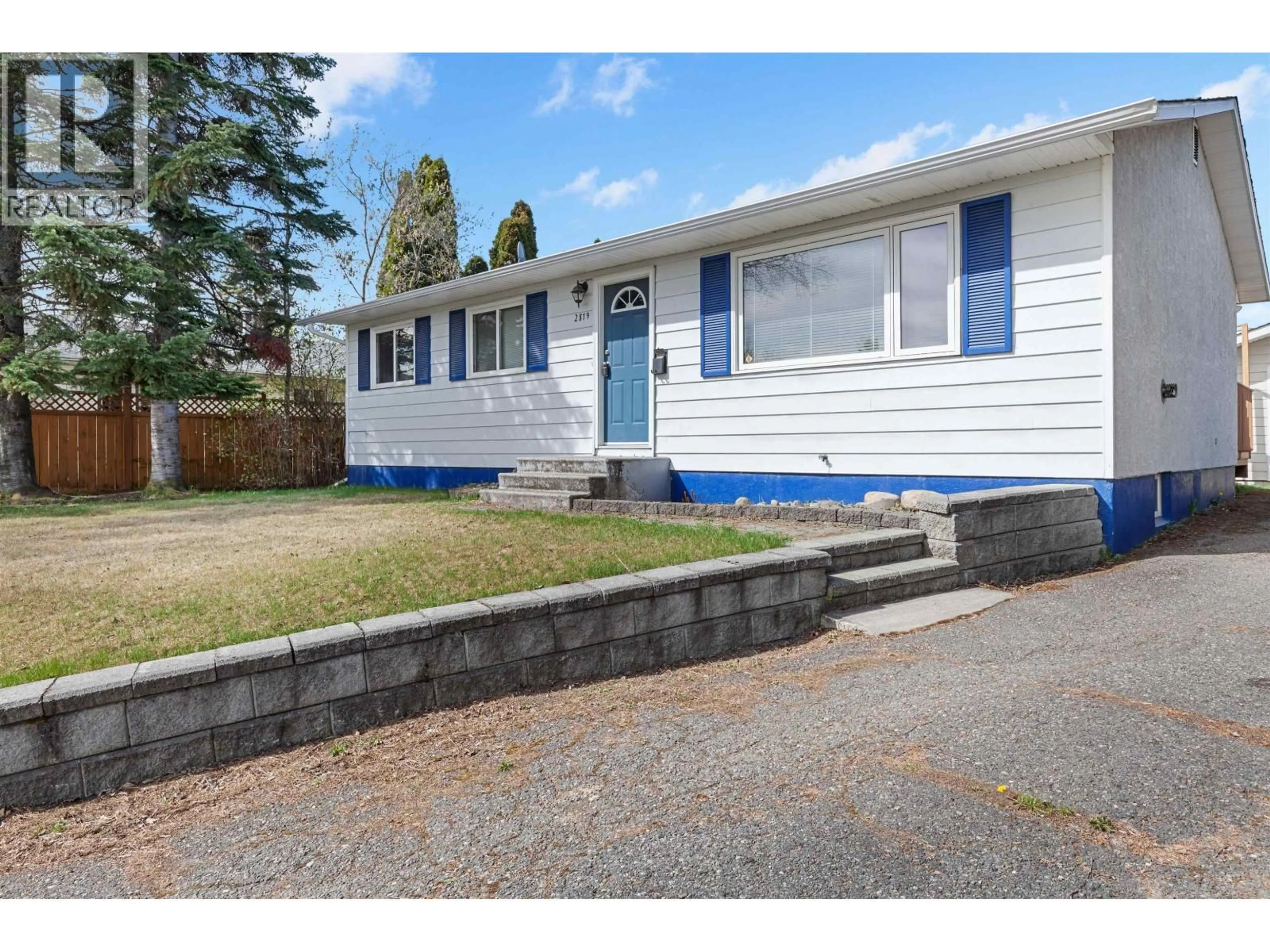 Home with vinyl exterior material, street for 2819 WILLINGDON STREET, Prince George British Columbia V2N1S3