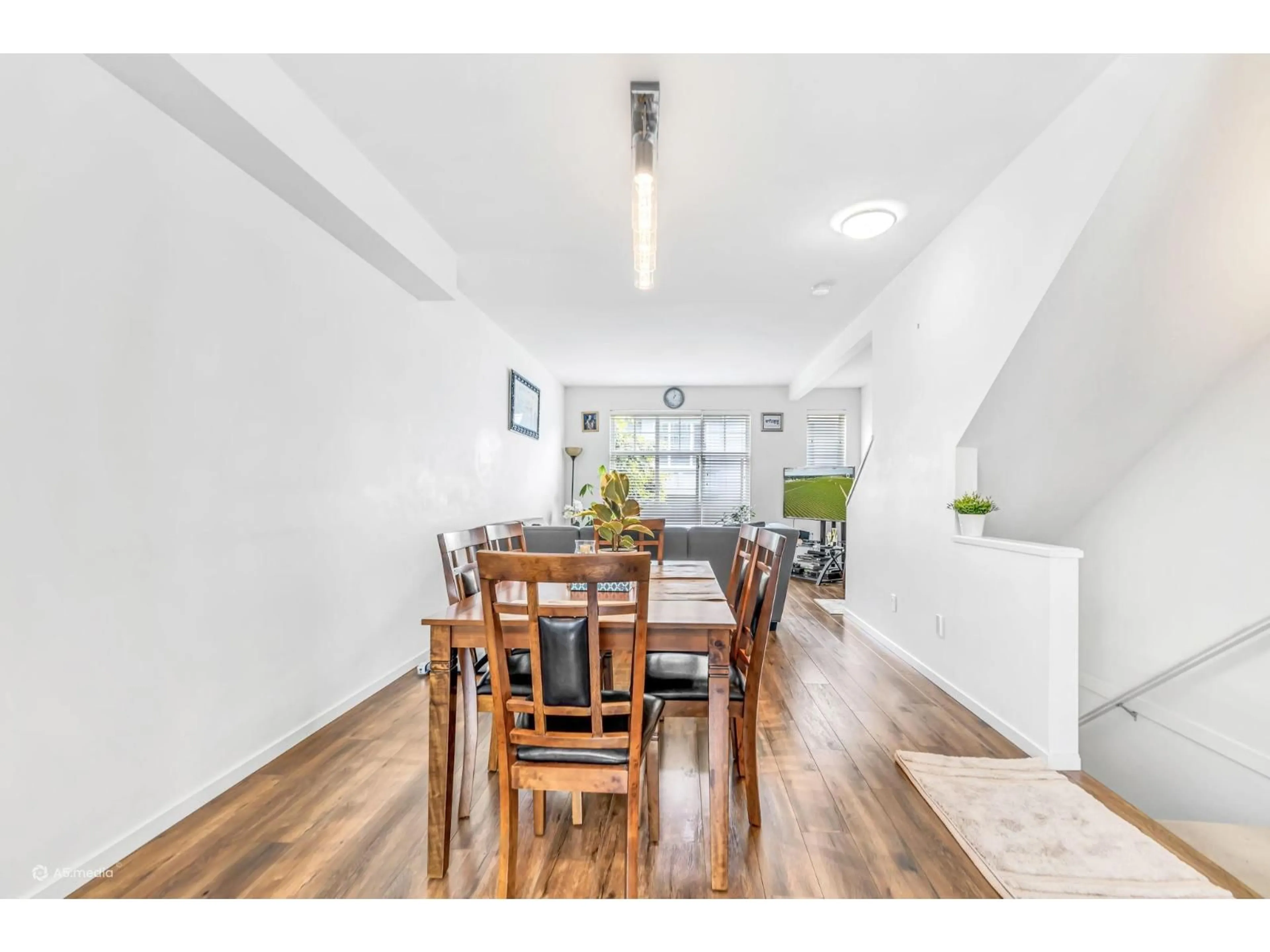 Dining room, wood/laminate floor for 20 - 5858 142 STREET, Surrey British Columbia V3X0H2