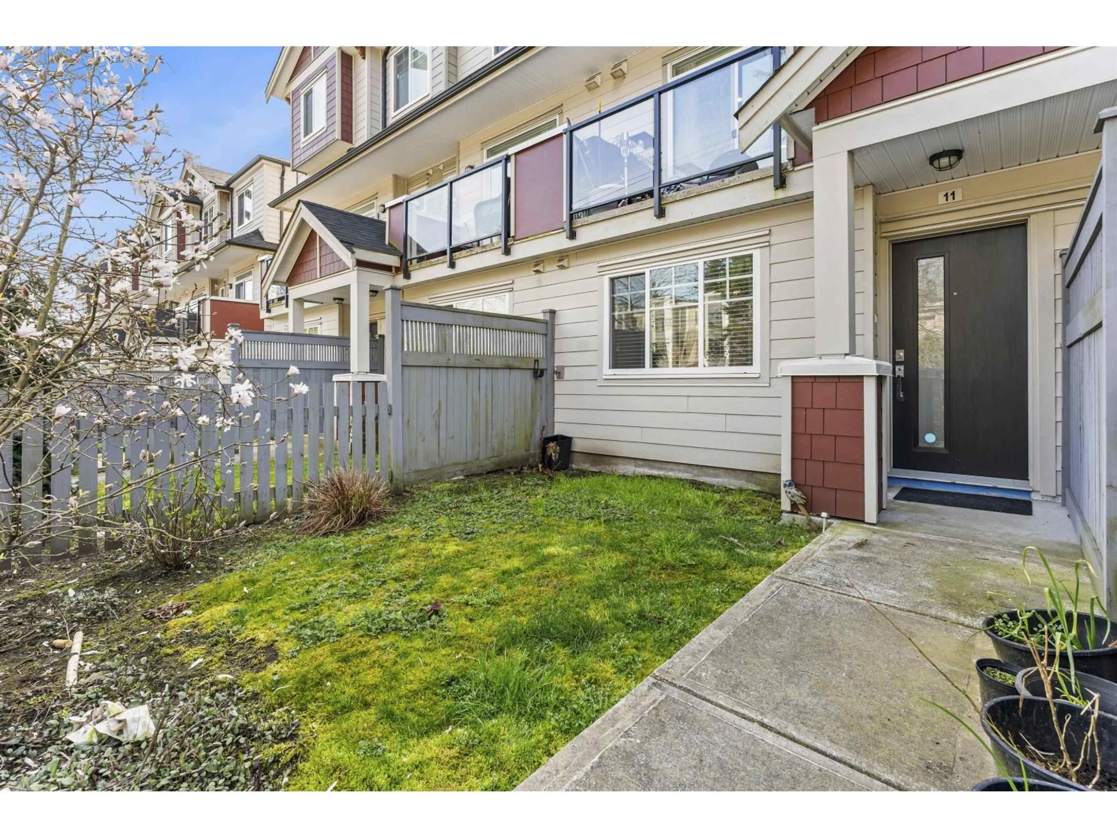 Patio, street for 11 - 13898 64 AVENUE, Surrey British Columbia V3W1L6