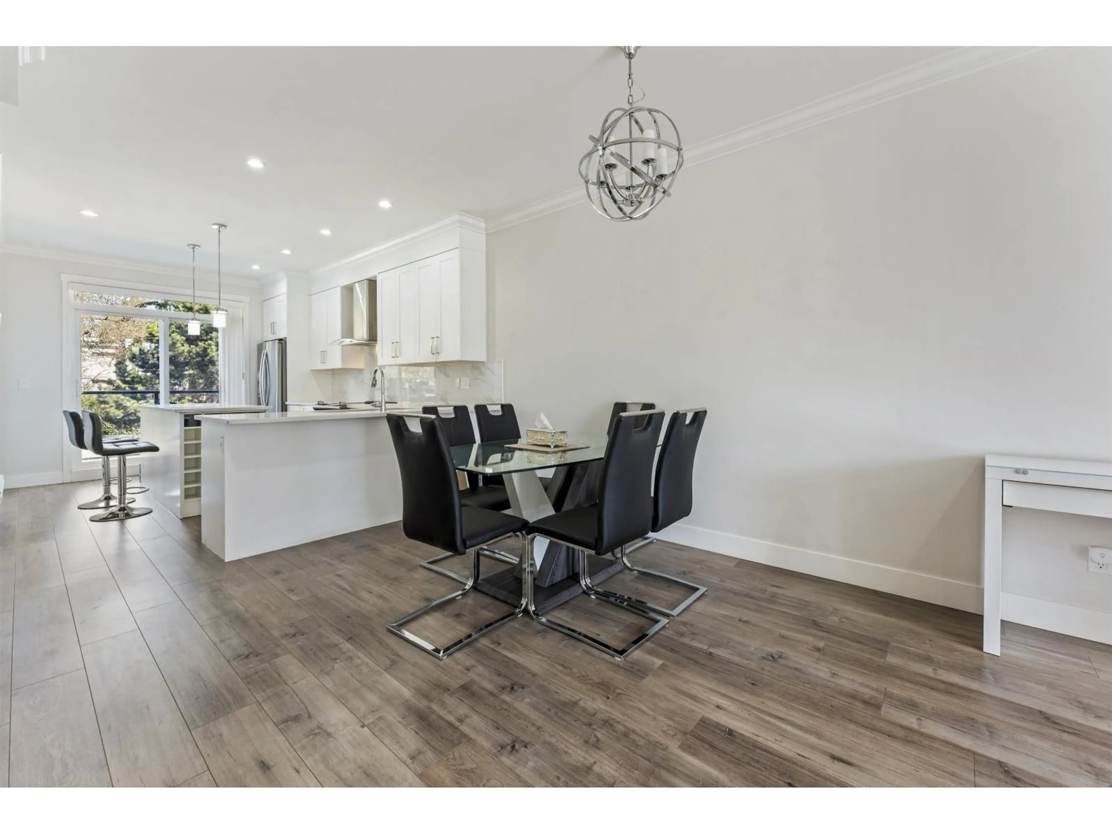 Dining room, wood/laminate floor for 11 - 13898 64 AVENUE, Surrey British Columbia V3W1L6