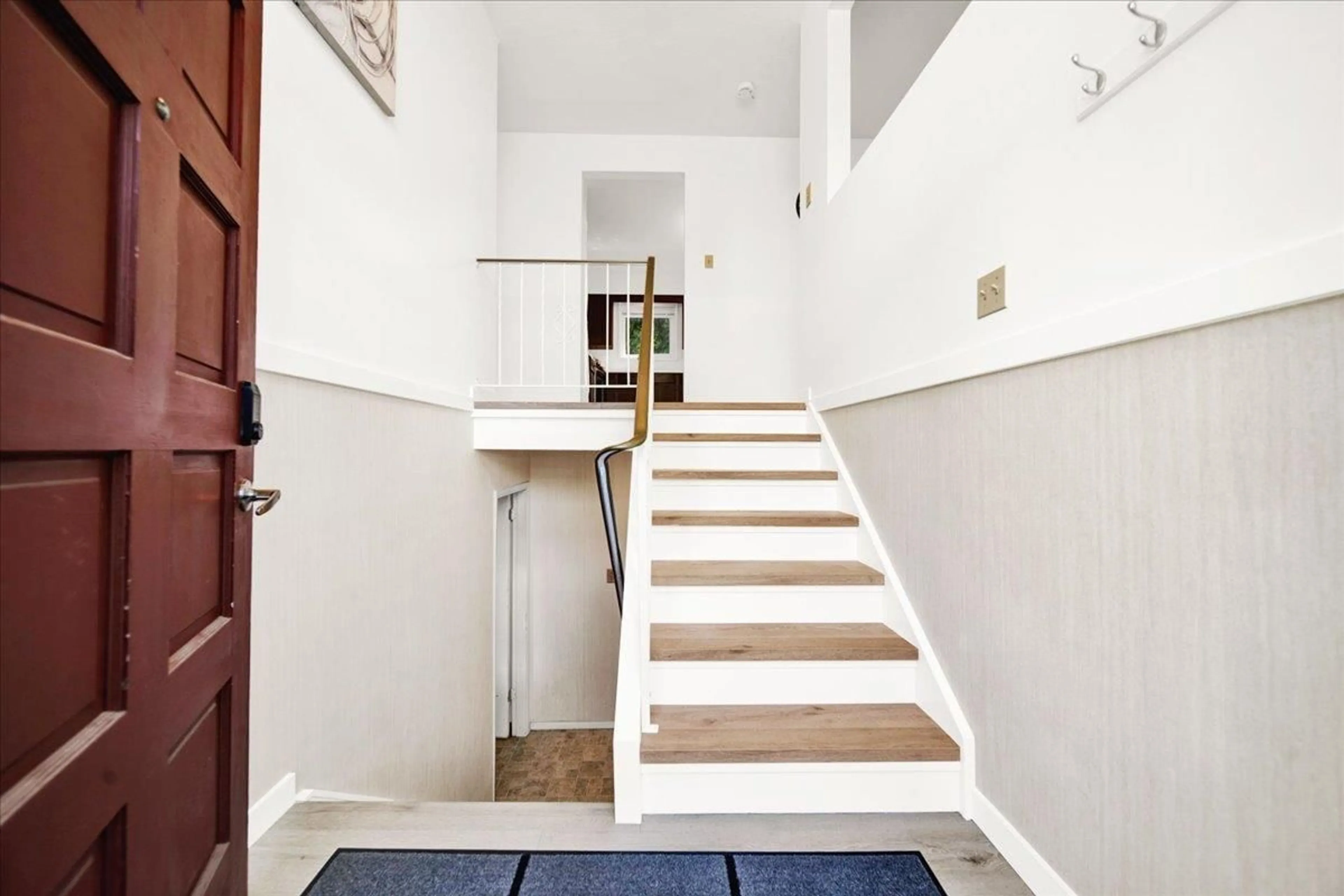 Unknown for 32410 DIAMOND AVENUE, Mission British Columbia V2V1M2