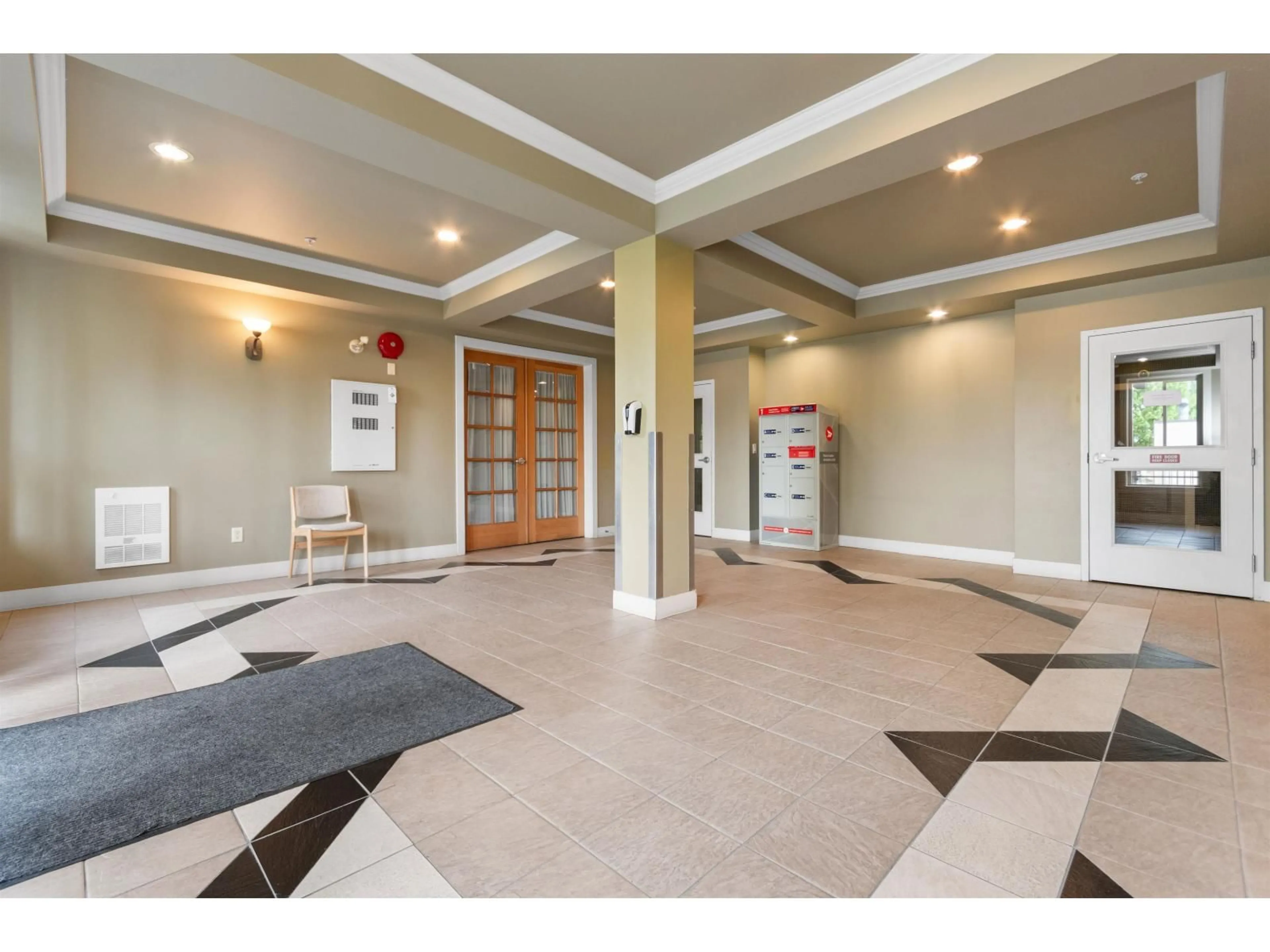 Indoor foyer for 412 - 9000 BIRCH STREET, Chilliwack British Columbia V2P8G2