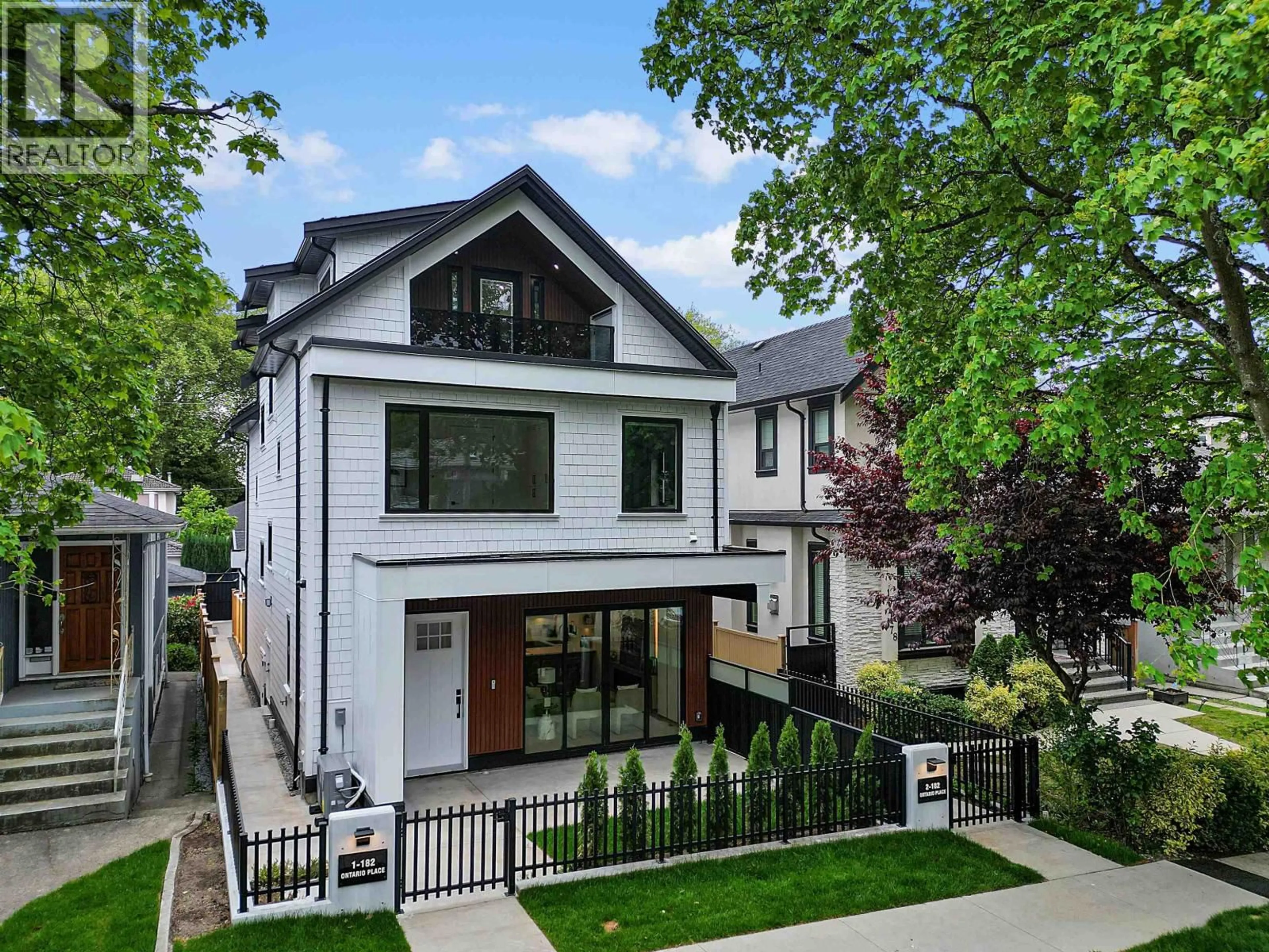 Home with brick exterior material, street for 1 - 182 ONTARIO PLACE, Vancouver British Columbia V5W1S2