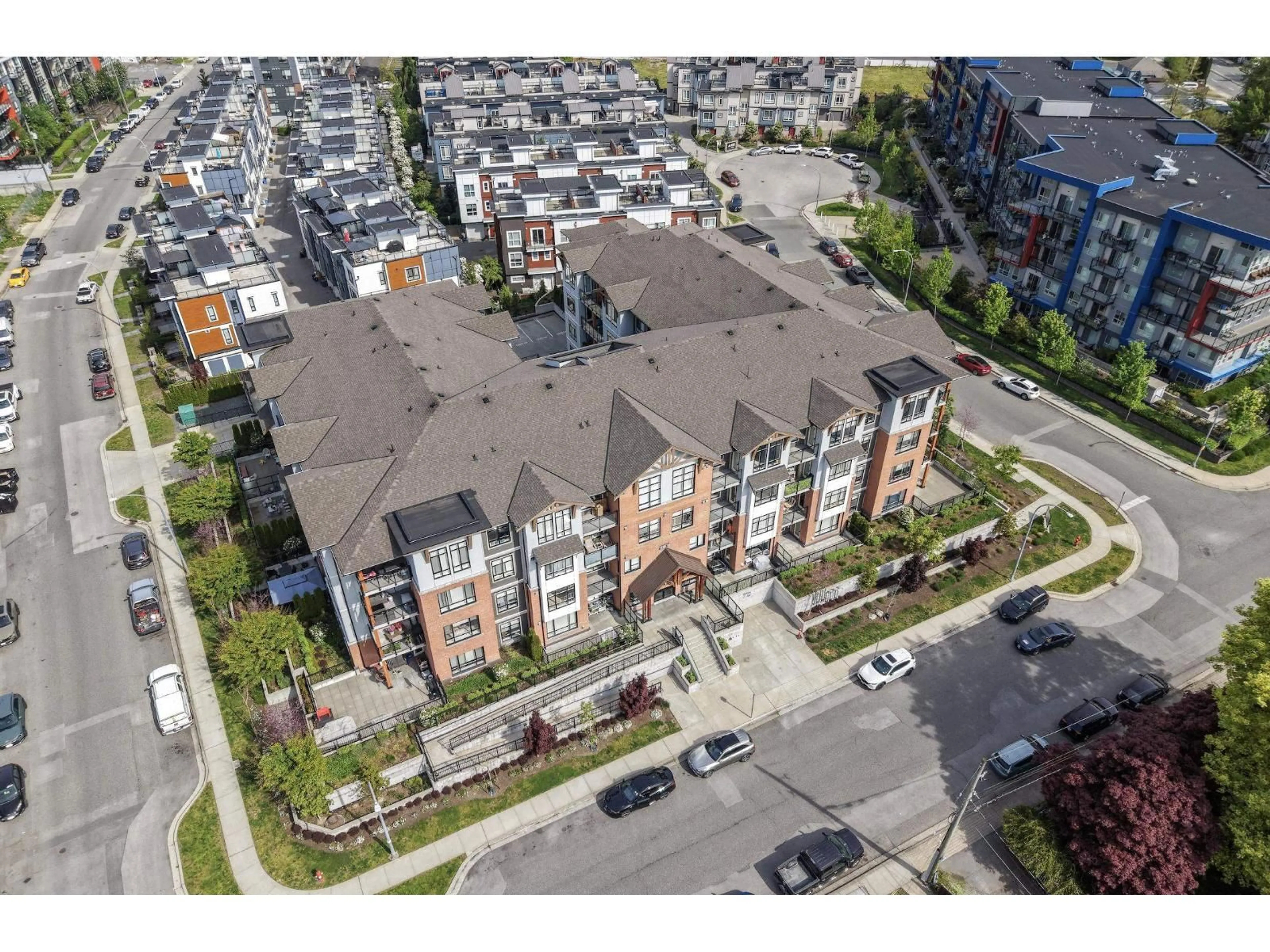 A pic from outside/outdoor area/front of a property/back of a property/a pic from drone, unknown for 319 - 19945 BRYDON CRESCENT, Langley British Columbia V3A0P4
