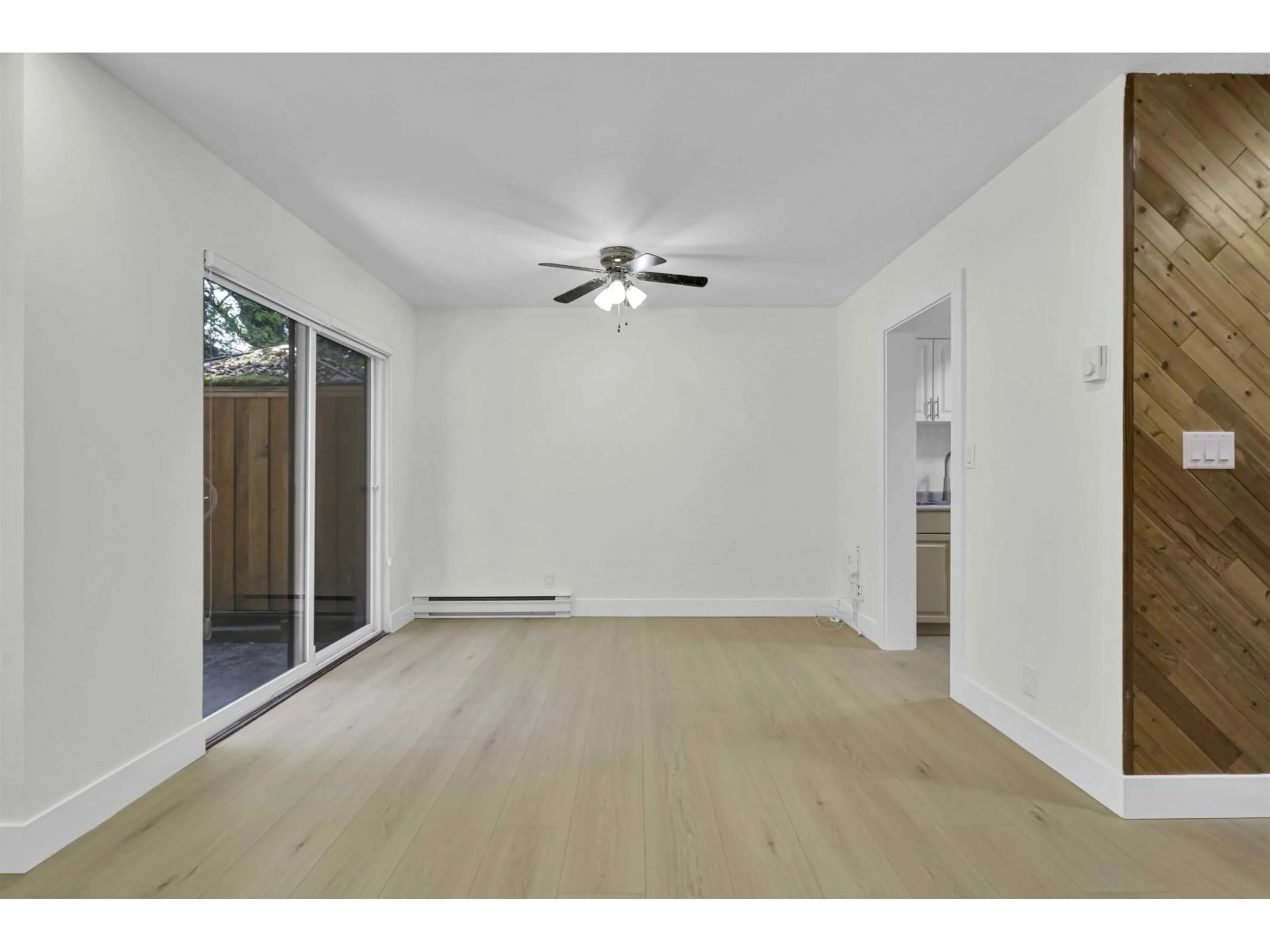 A pic of a room for 14 - 13990 74 AVENUE, Surrey British Columbia V3W7E6