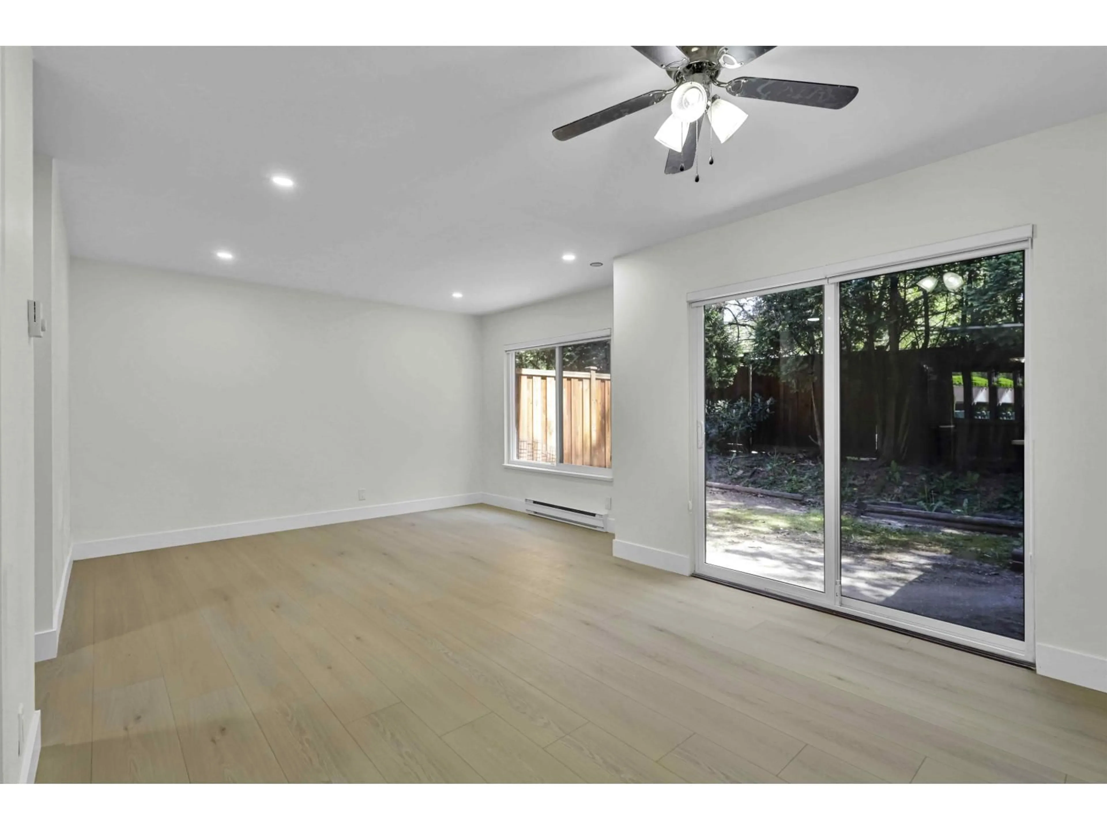 A pic of a room for 14 - 13990 74 AVENUE, Surrey British Columbia V3W7E6