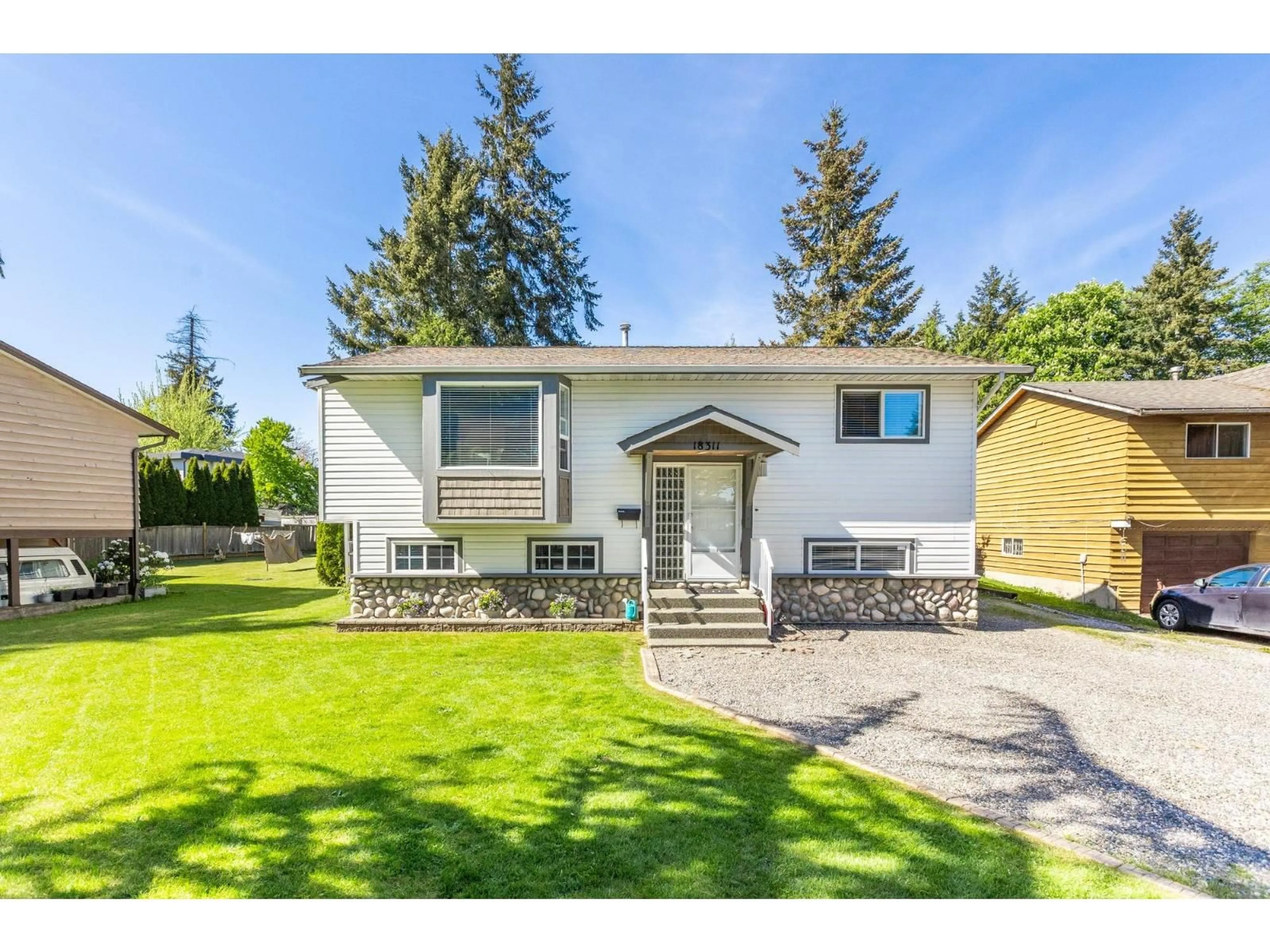 Home with vinyl exterior material, street for 18311 HUNTER PLACE, Surrey British Columbia V3S5C6