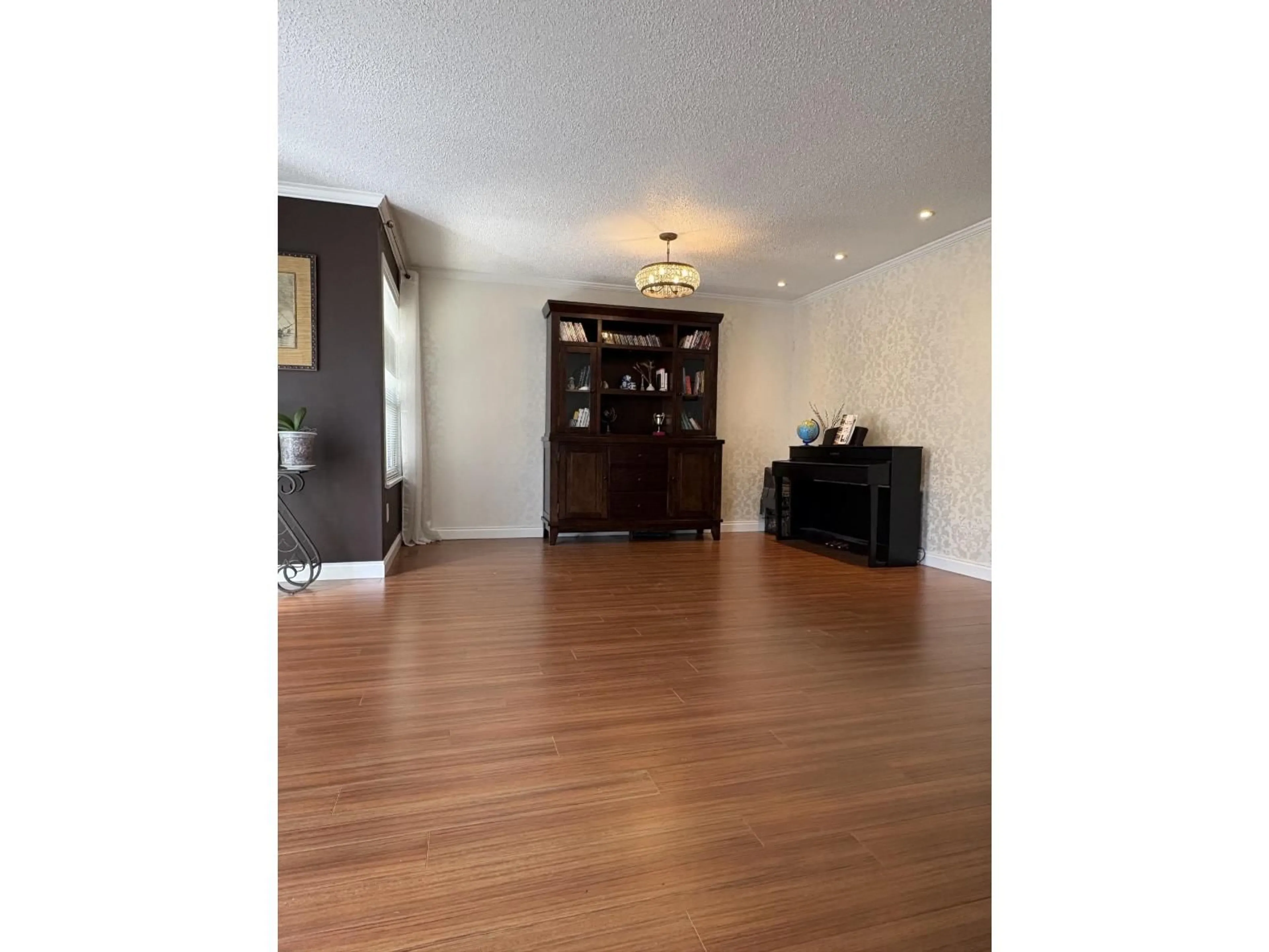 Unknown for 6433 121A STREET, Surrey British Columbia V3W0Y4