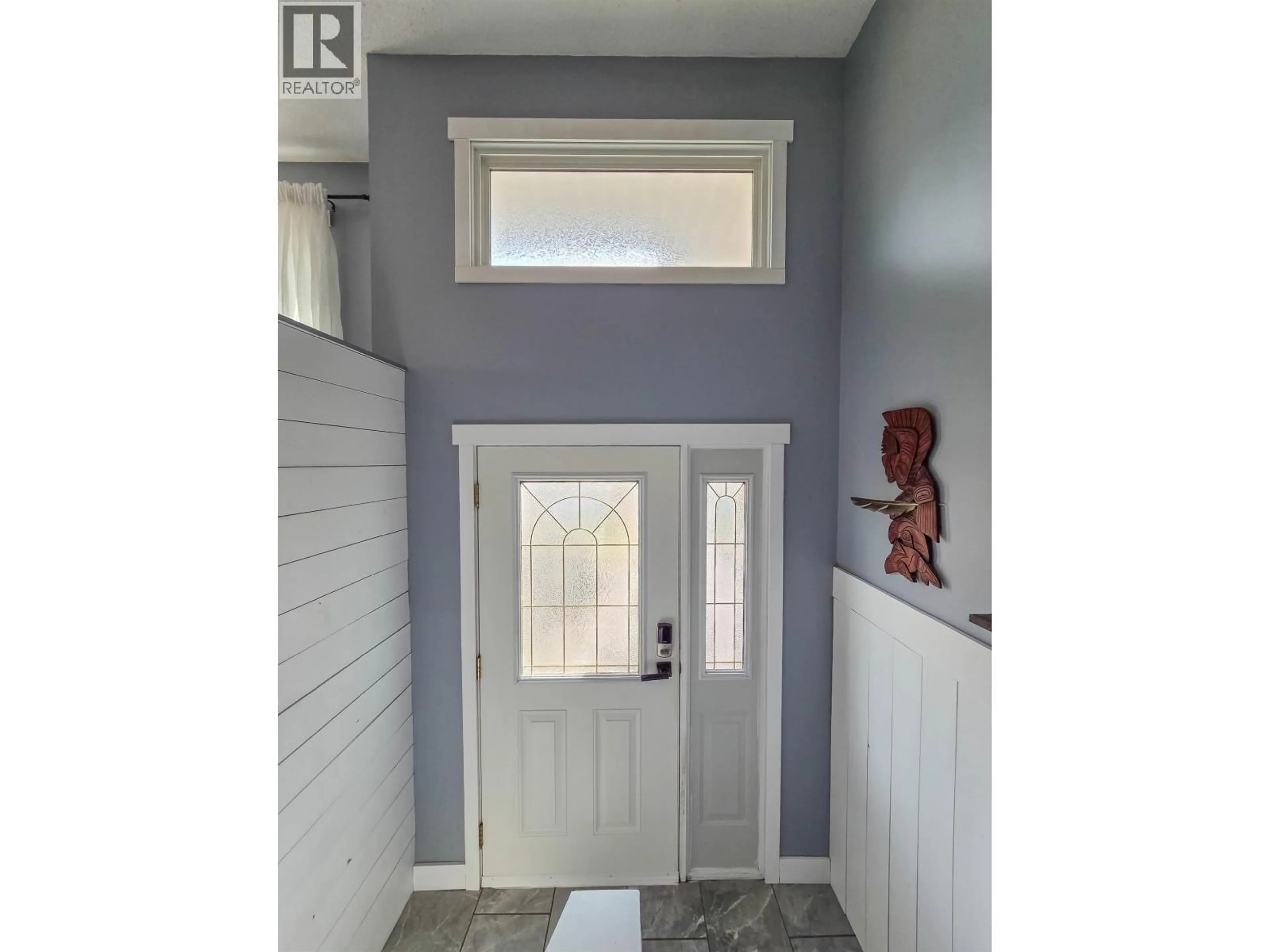Indoor entryway for 2325 OMINECA PLACE, Houston British Columbia V0J1Z2