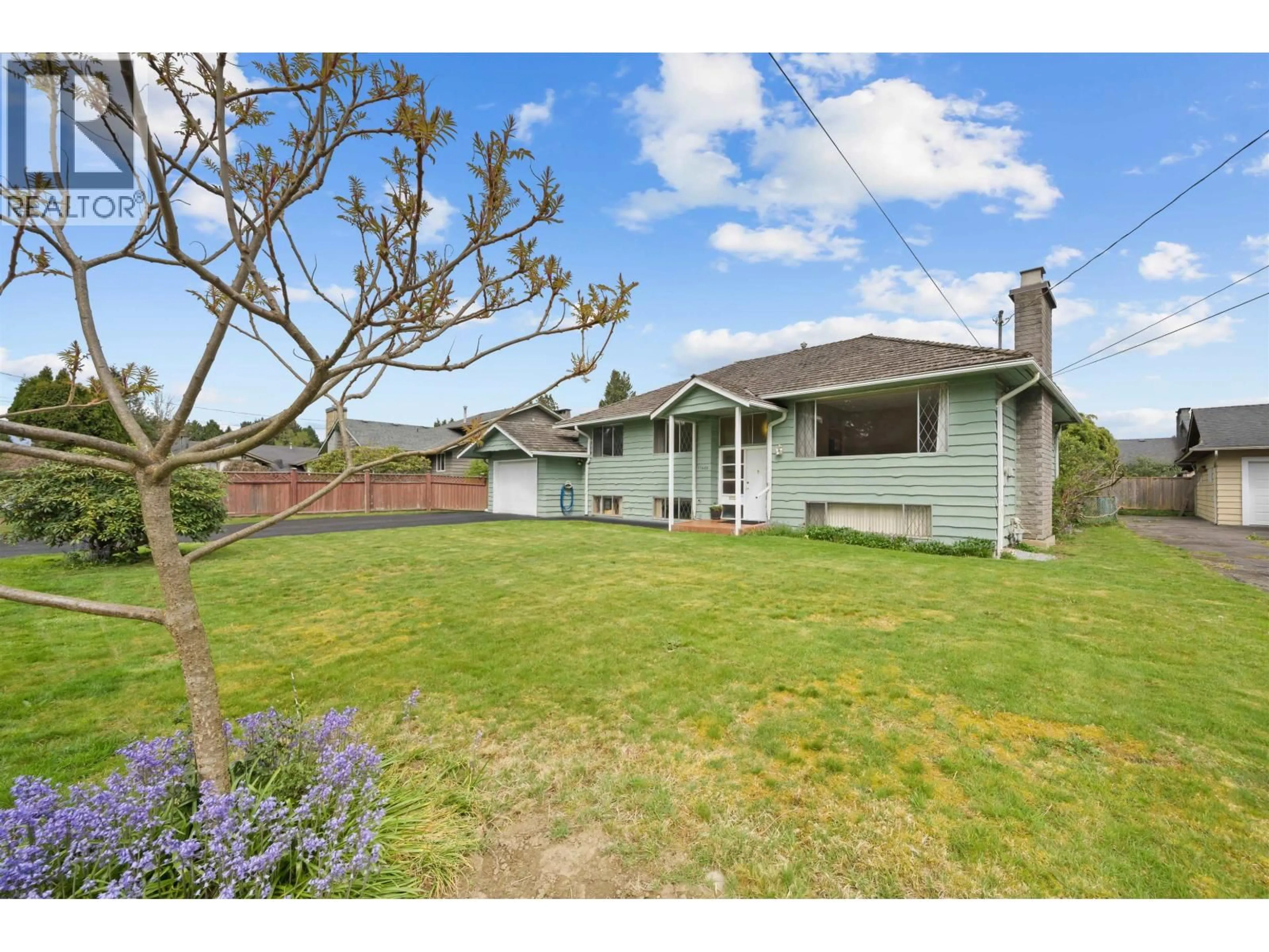 A pic from outside/outdoor area/front of a property/back of a property/a pic from drone, street for 11688 DARBY STREET, Maple Ridge British Columbia V2X5E9