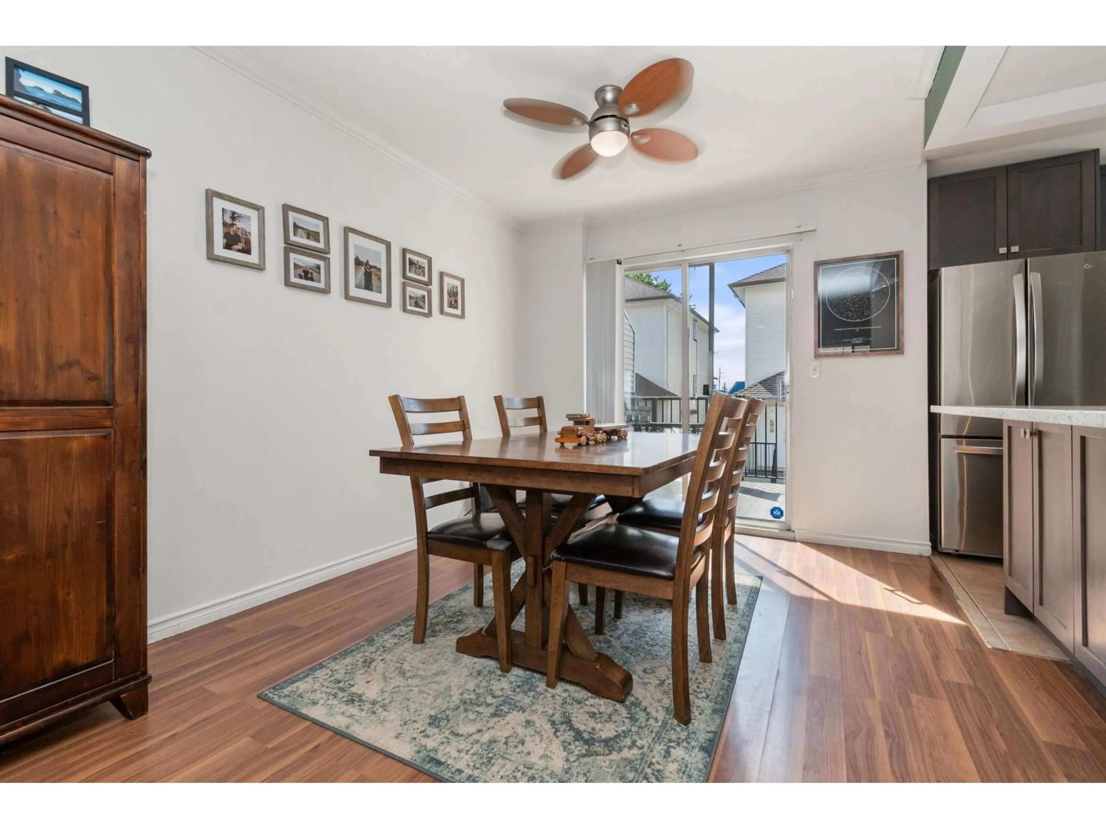 Dining room, wood/laminate floor for 9 - 45740 THOMAS ROAD, Chilliwack British Columbia V2R3V9