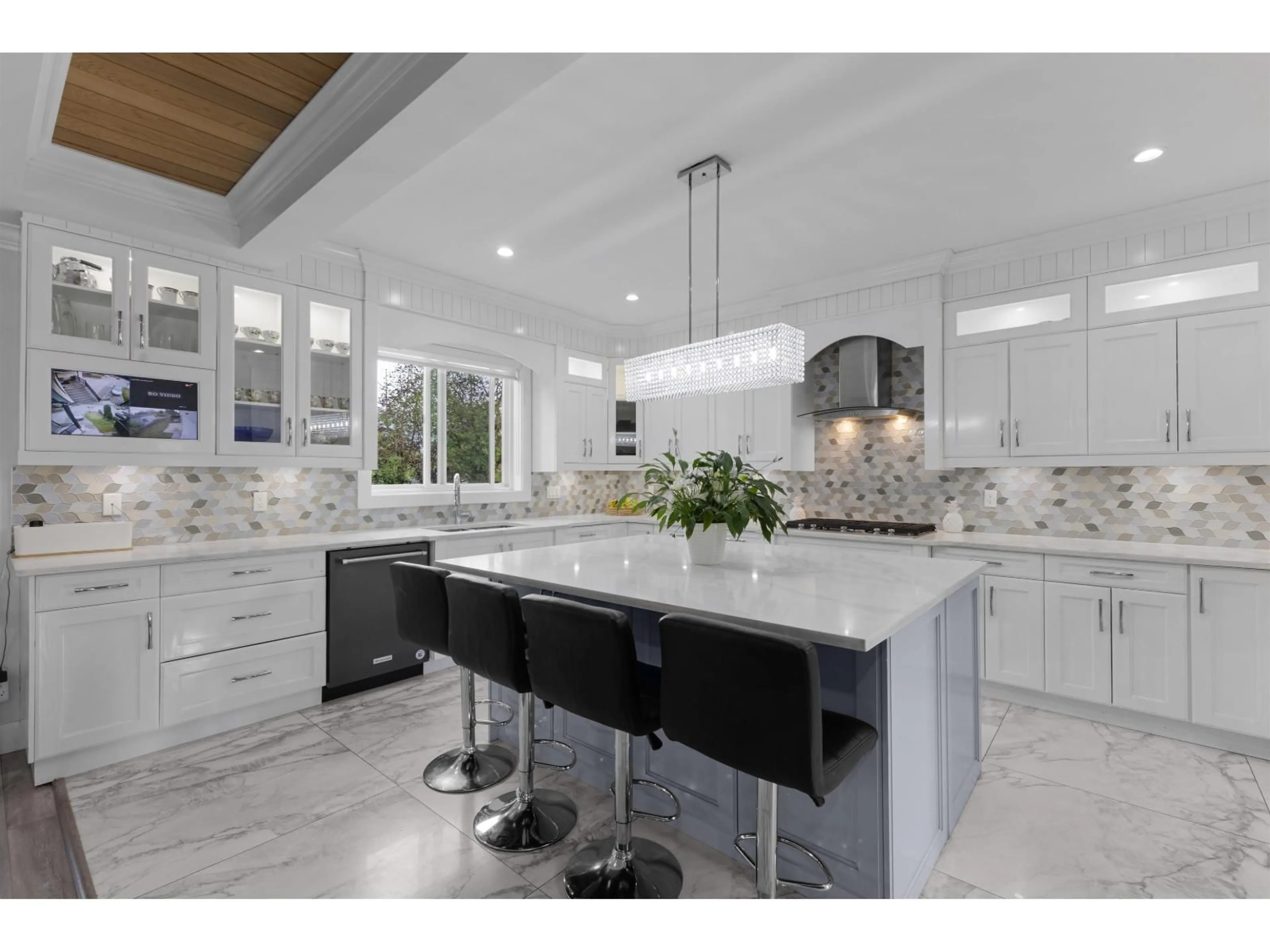 Contemporary kitchen, ceramic/tile floor for 13291 MELVILLE PLACE, Surrey British Columbia V3V6Z1