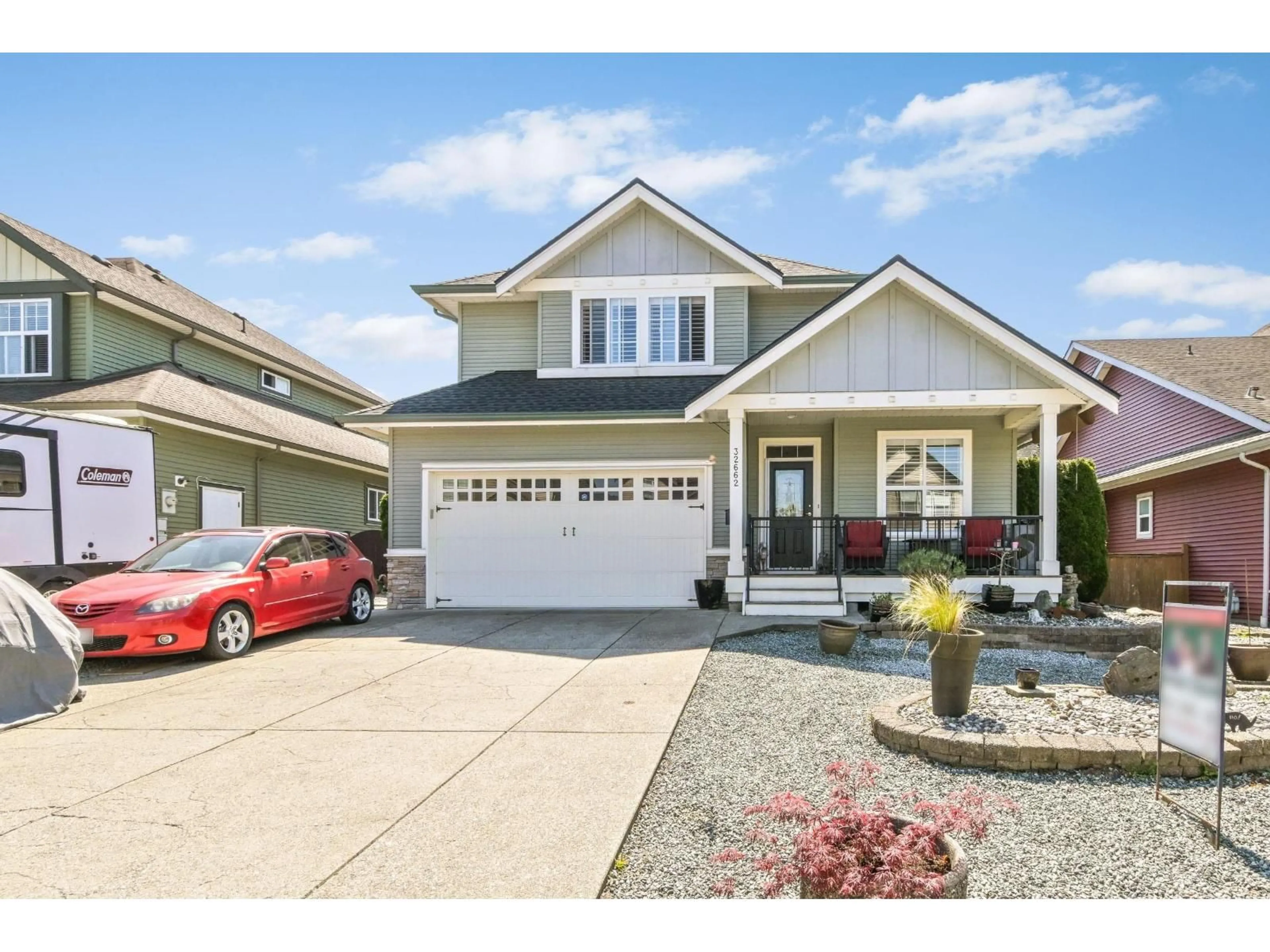 Home with vinyl exterior material, street for 32662 APPLEBY COURT, Mission British Columbia V4S0A5