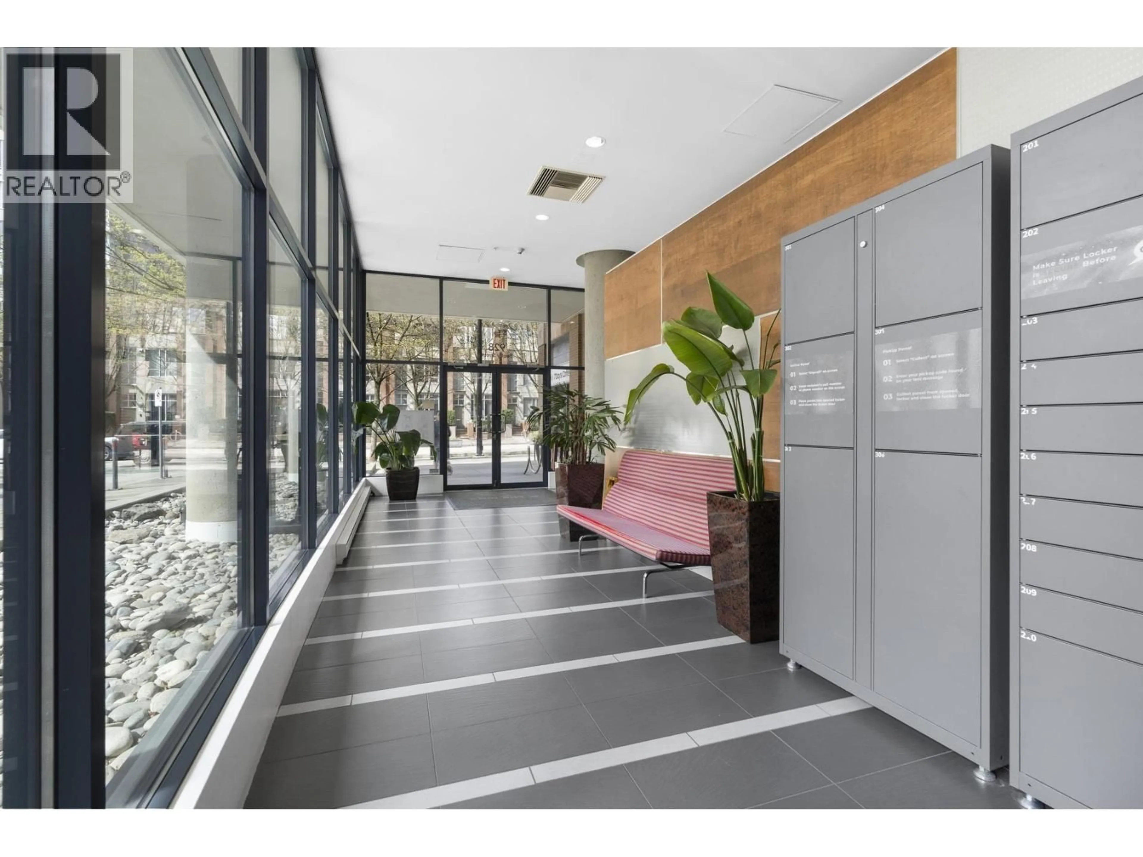 Indoor foyer for 2903 - 928 BEATTY STREET, Vancouver British Columbia V6Z3G6