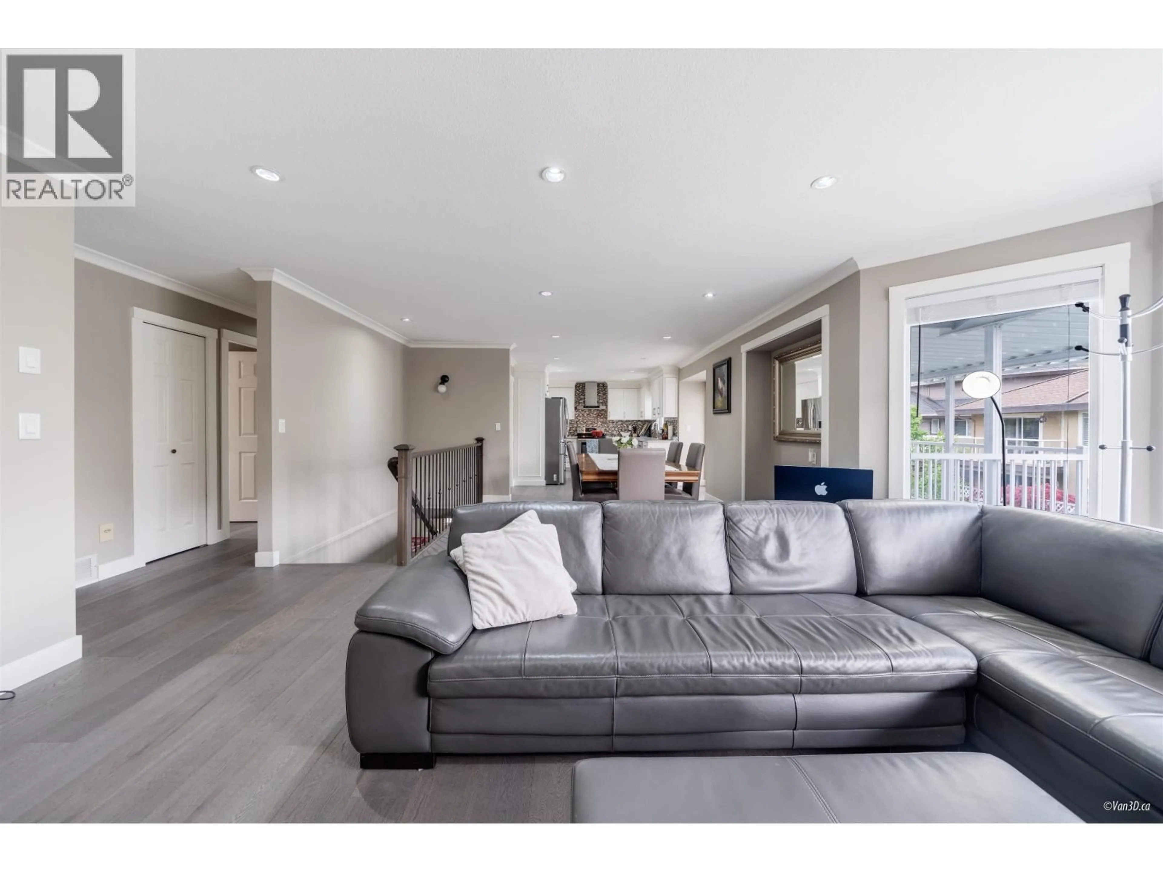 Living room with furniture, unknown for 960 GOVERNOR COURT, Port Coquitlam British Columbia V3C5P4