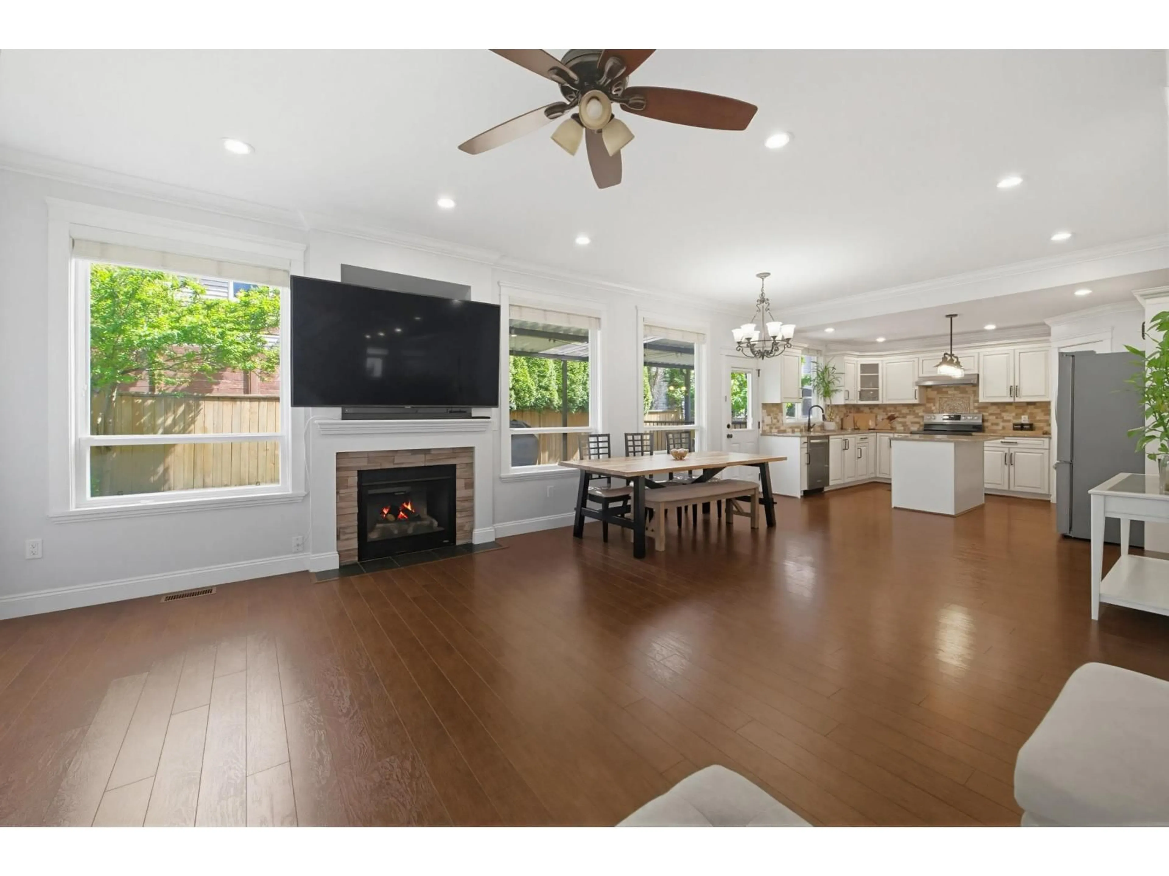 Open concept kitchen, unknown for 7260 196 STREET, Langley British Columbia V2Y3C3