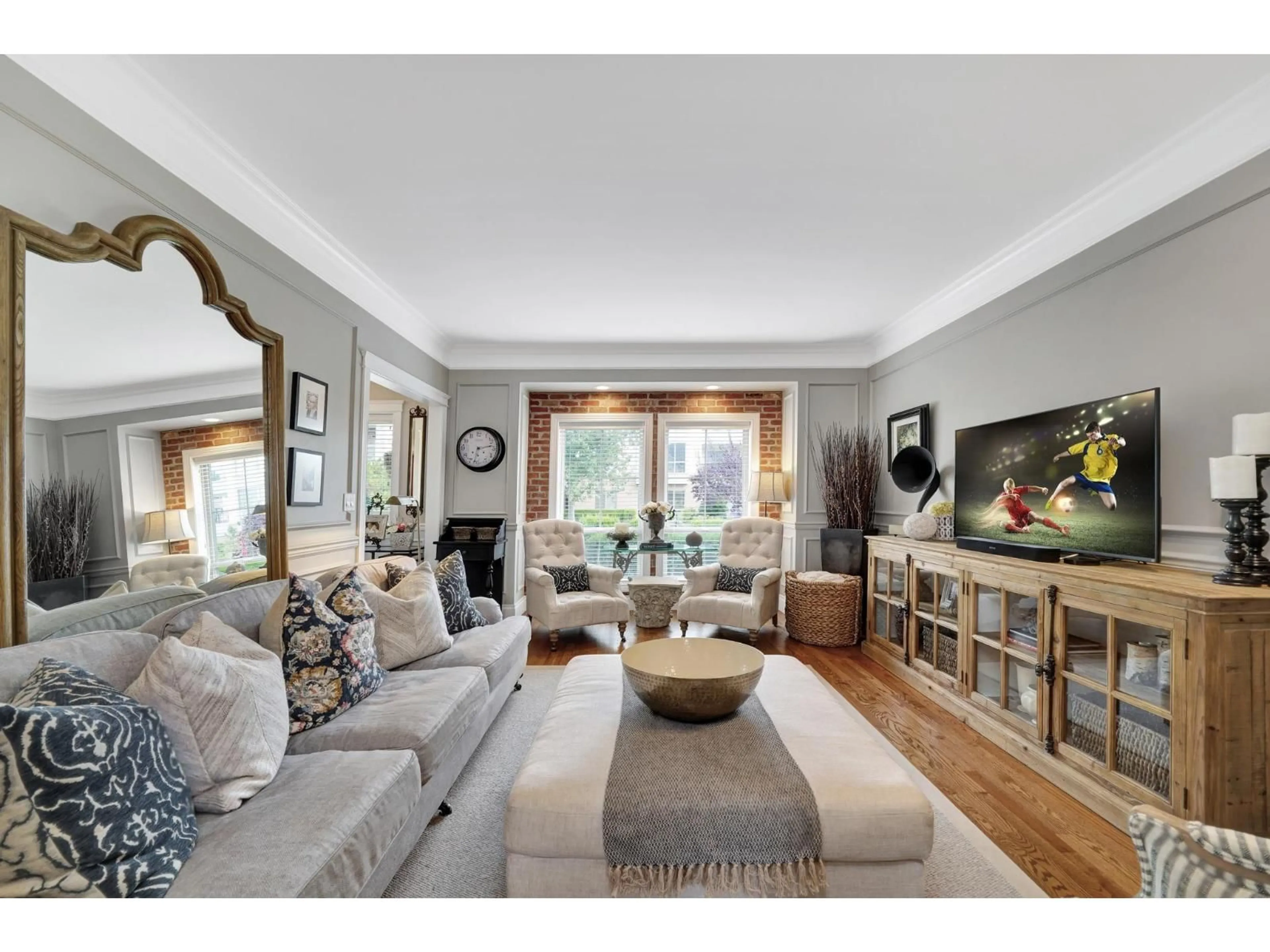 Living room with furniture, unknown for 4 - 15151 BUENA VISTA AVENUE, White Rock British Columbia V4B1Y2