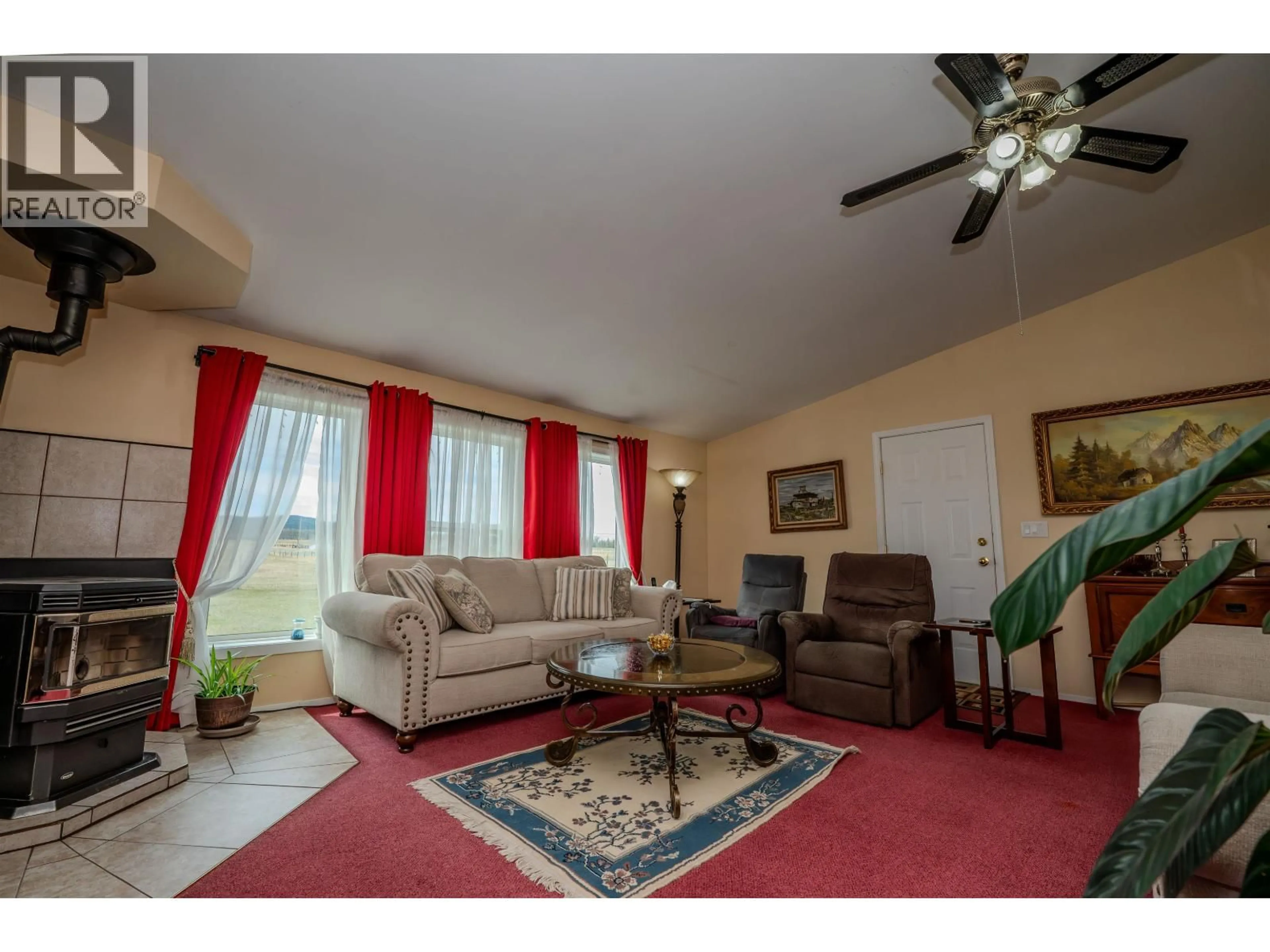 Living room with furniture, unknown for 1448 MALLARD DRIVE, Williams Lake British Columbia V2G4X4