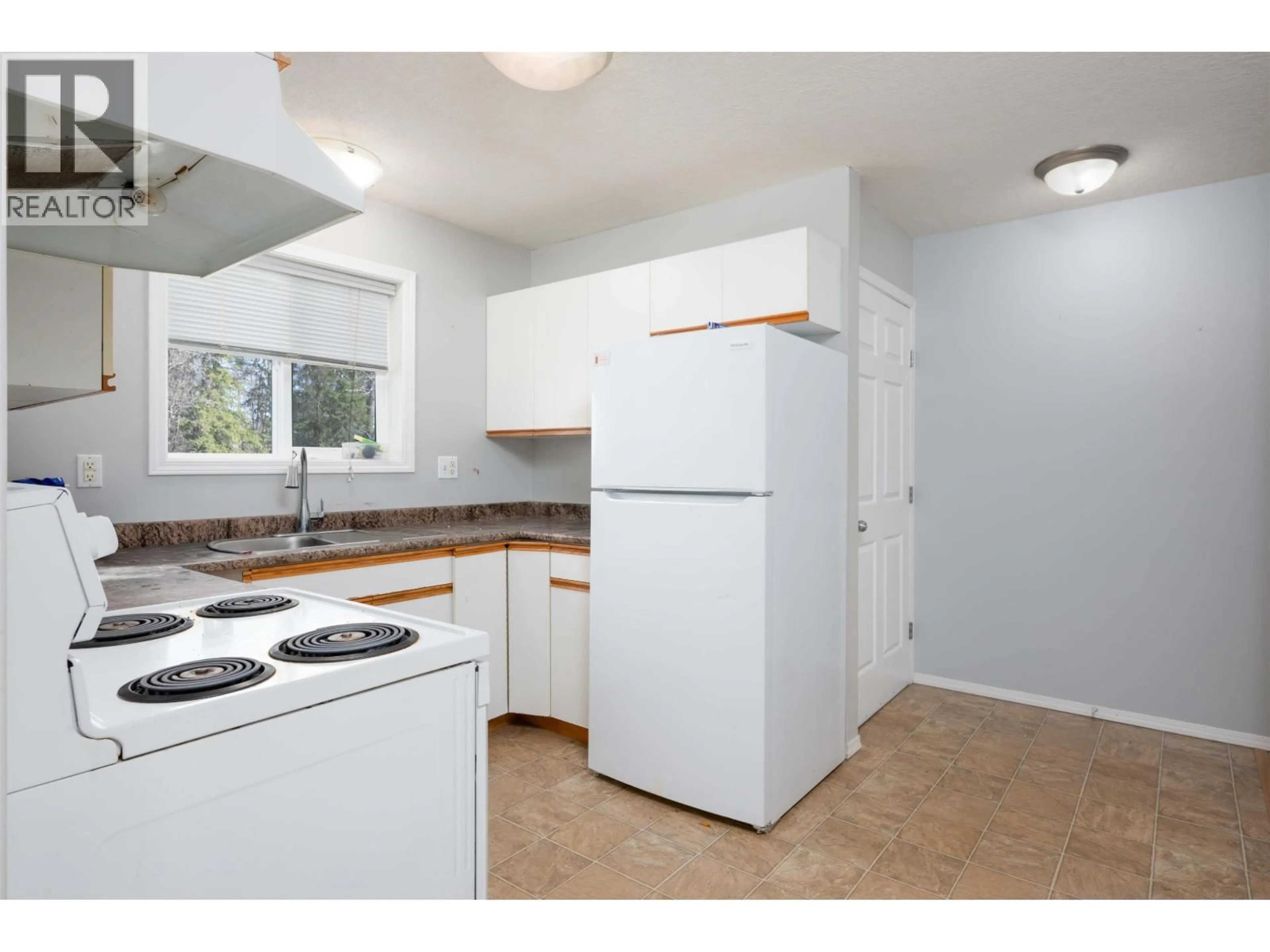 Standard kitchen, unknown for 1478 MCCULLAGH AVENUE, Prince George British Columbia V2L4H5