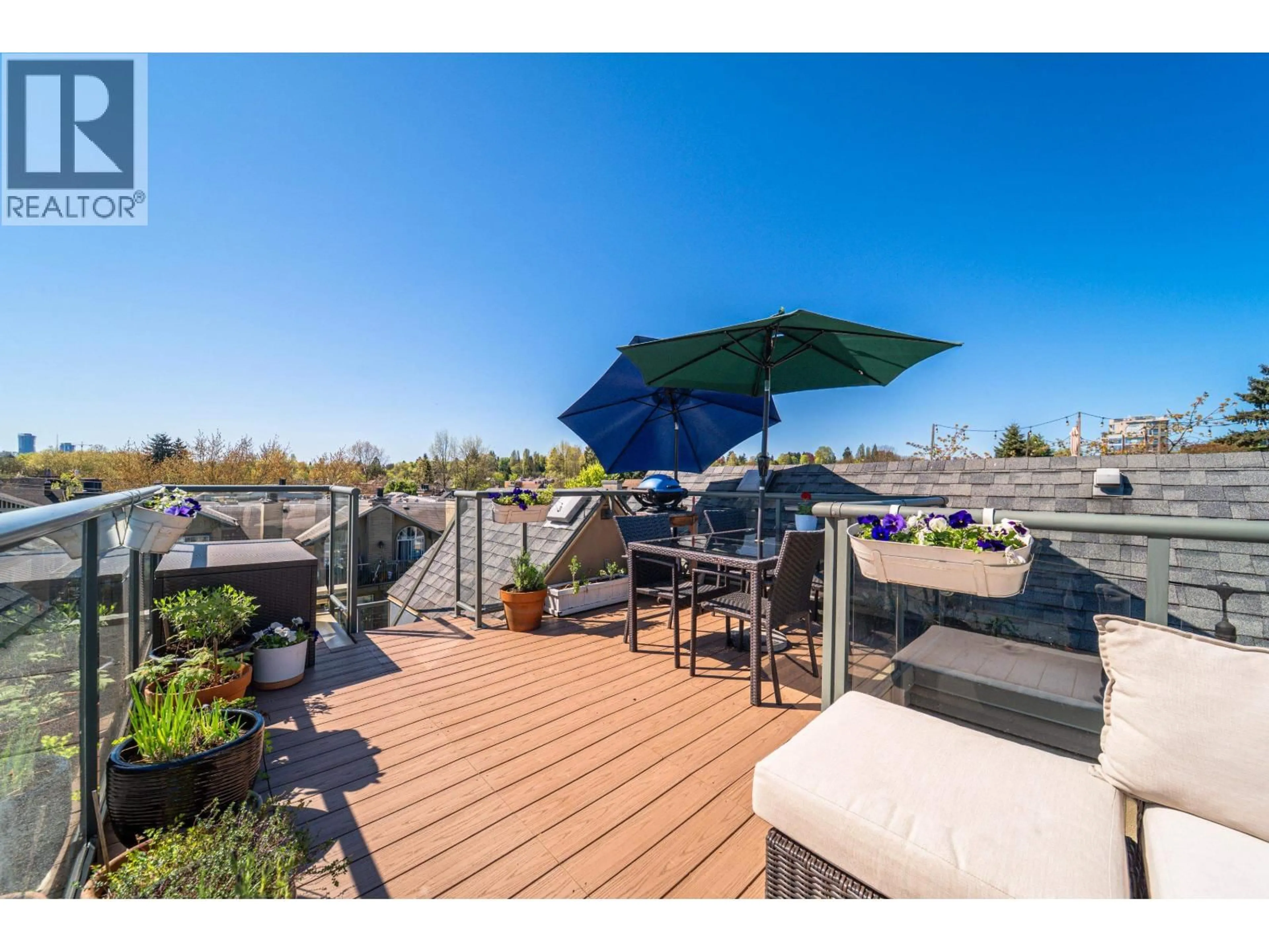 Patio, water/lake/river/ocean view for 3033 LAUREL STREET, Vancouver British Columbia V5Z3T6