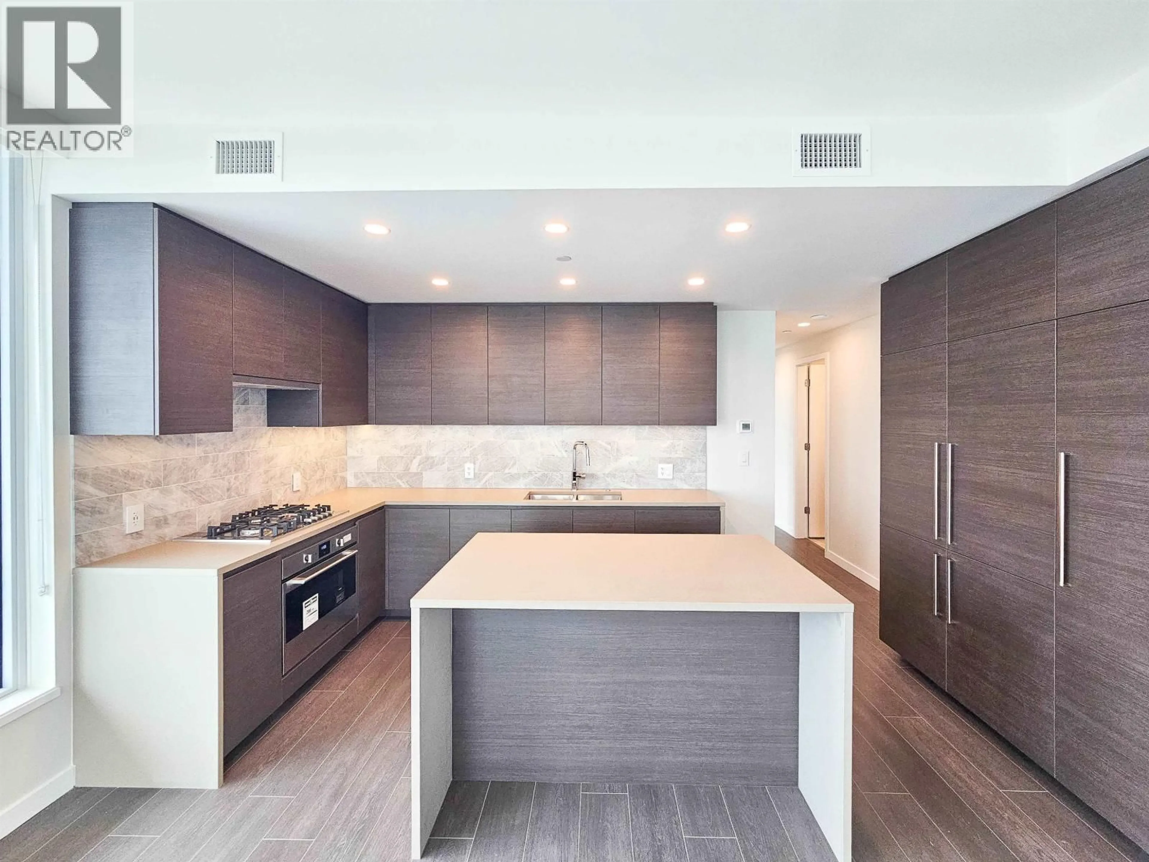 Contemporary kitchen, unknown for 5610 - 2108 GILMORE AVENUE, Burnaby British Columbia V5C0N8