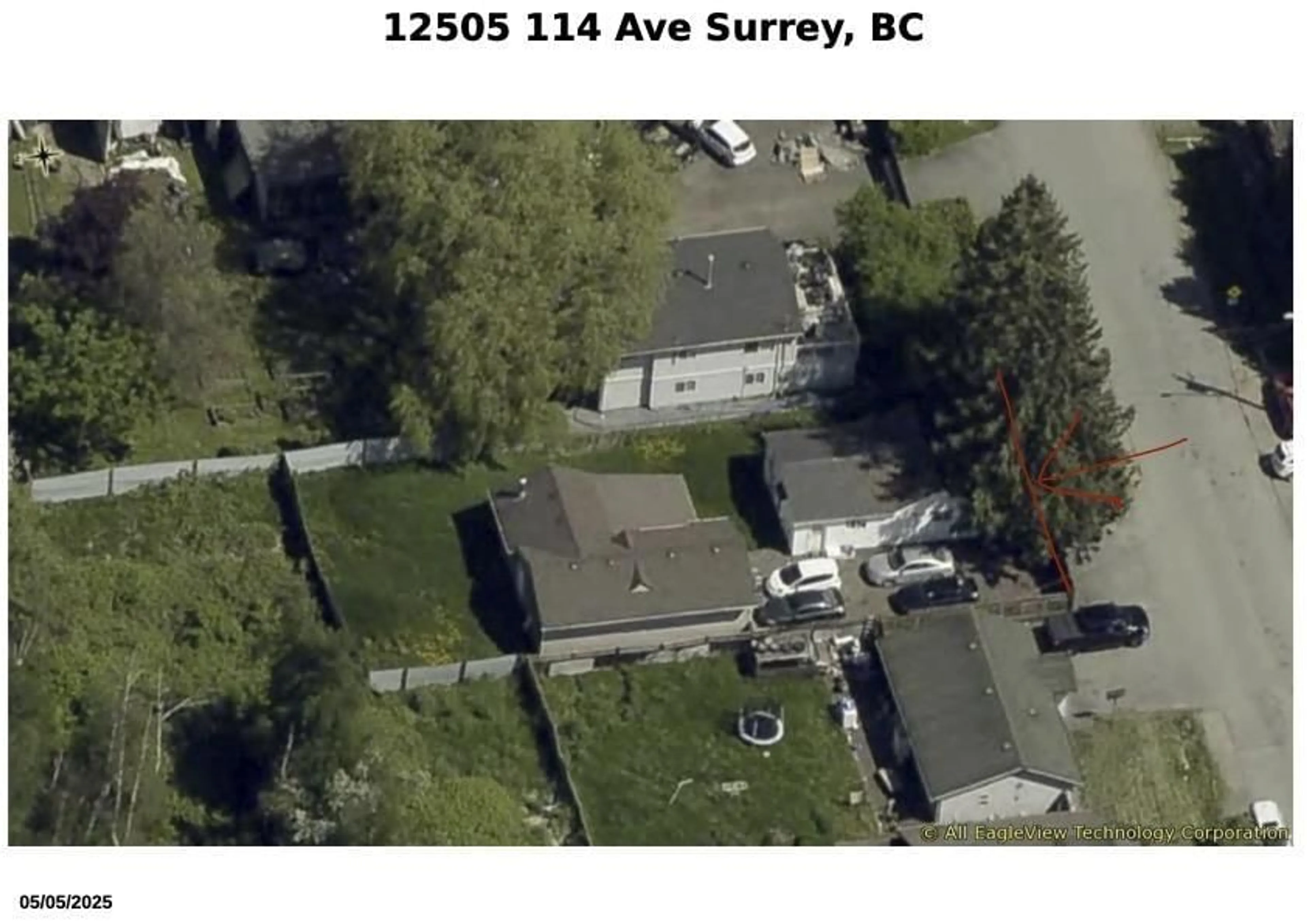 A pic from outside/outdoor area/front of a property/back of a property/a pic from drone, street for 12505 114 AVENUE, Surrey British Columbia V3V3N8