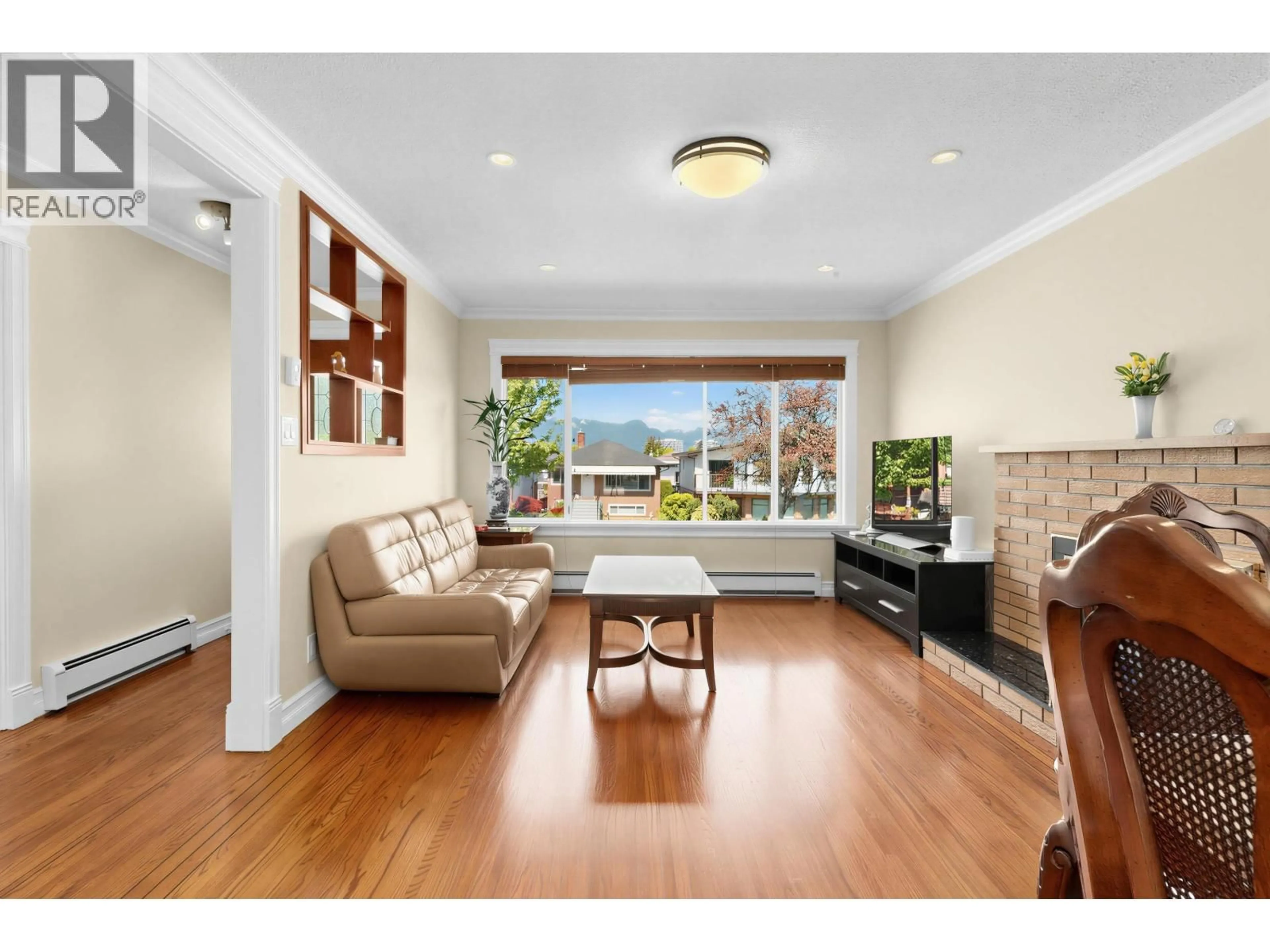 Living room with furniture, unknown for 2166 39TH AVENUE, Vancouver British Columbia V5P1H7