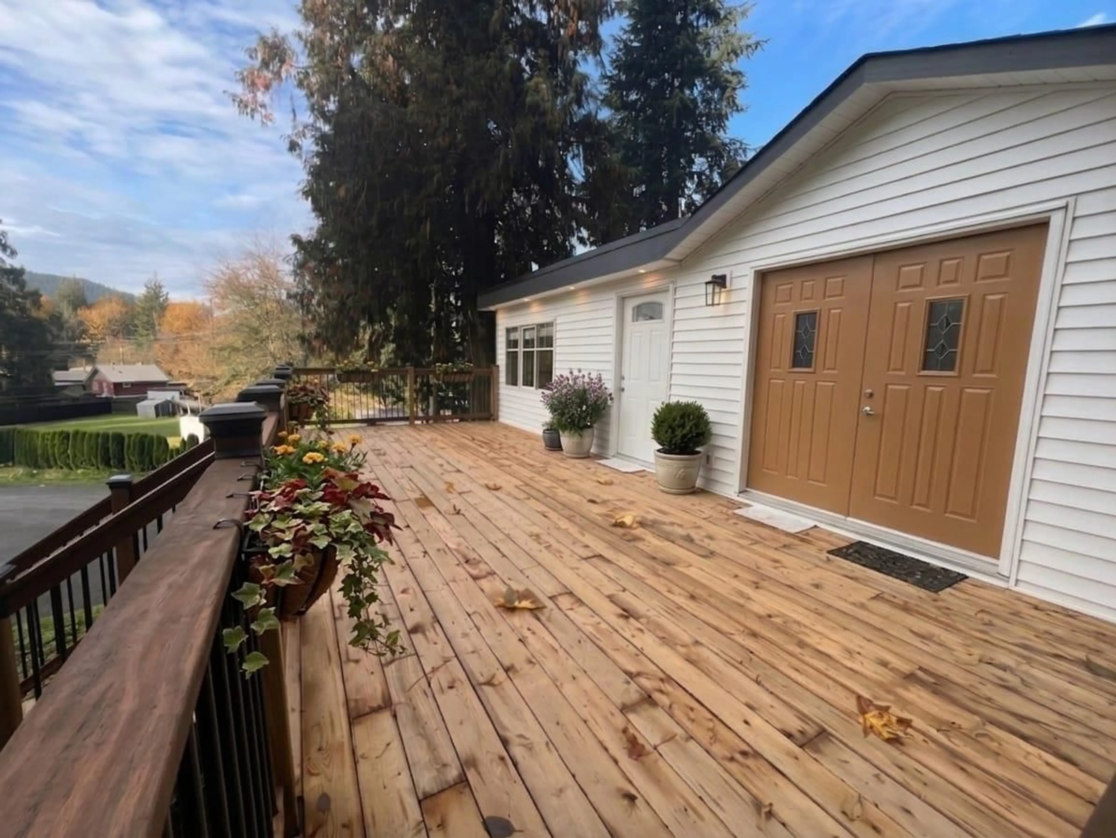 A pic from outside/outdoor area/front of a property/back of a property/a pic from drone, street for 45992 GURNEY ROAD, Cultus Lake British Columbia V2R5A8