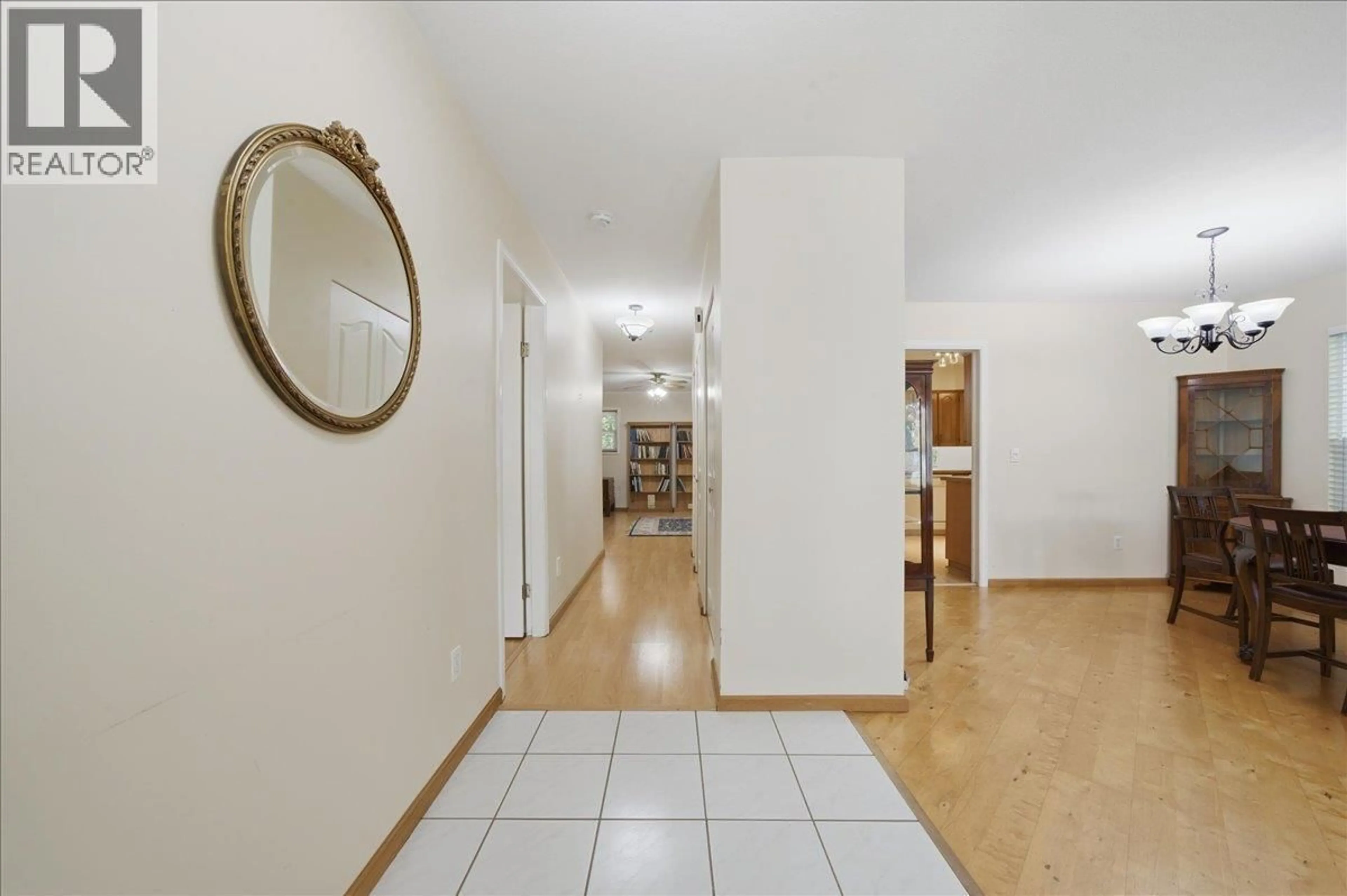 Indoor foyer for 11911 238B STREET, Maple Ridge British Columbia V4R1W3