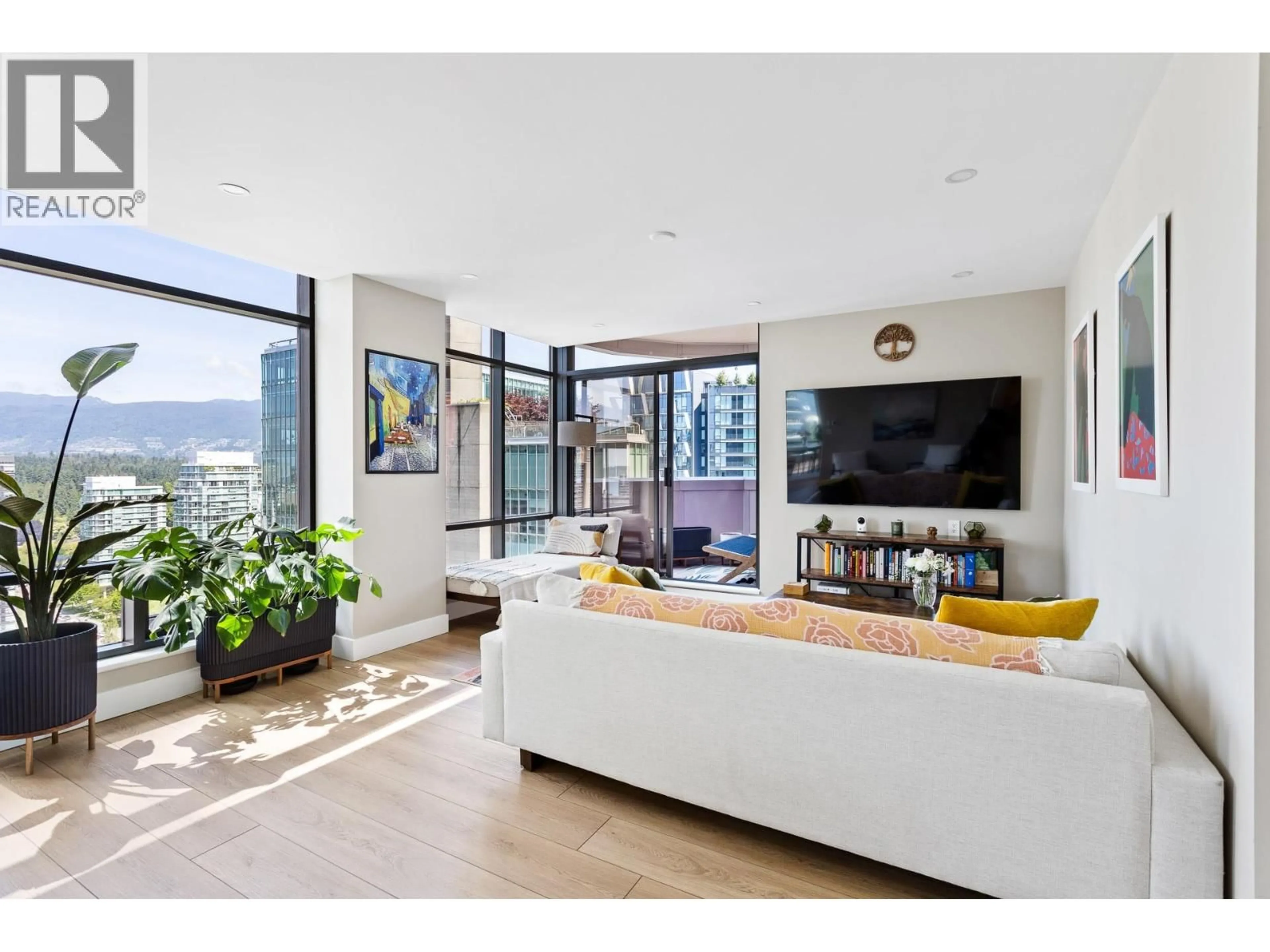 Living room with furniture, unknown for 15C - 1500 ALBERNI STREET, Vancouver British Columbia V6G3C9