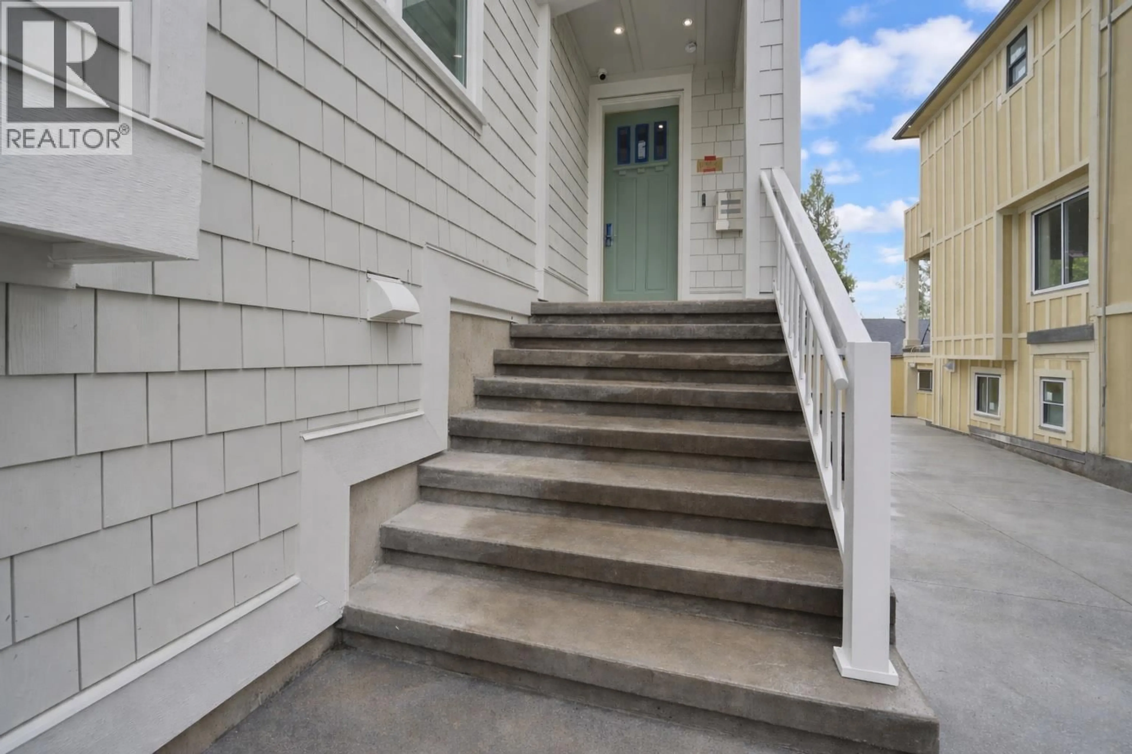 Stairs for 3112 42ND AVENUE, Vancouver British Columbia V6N3H2