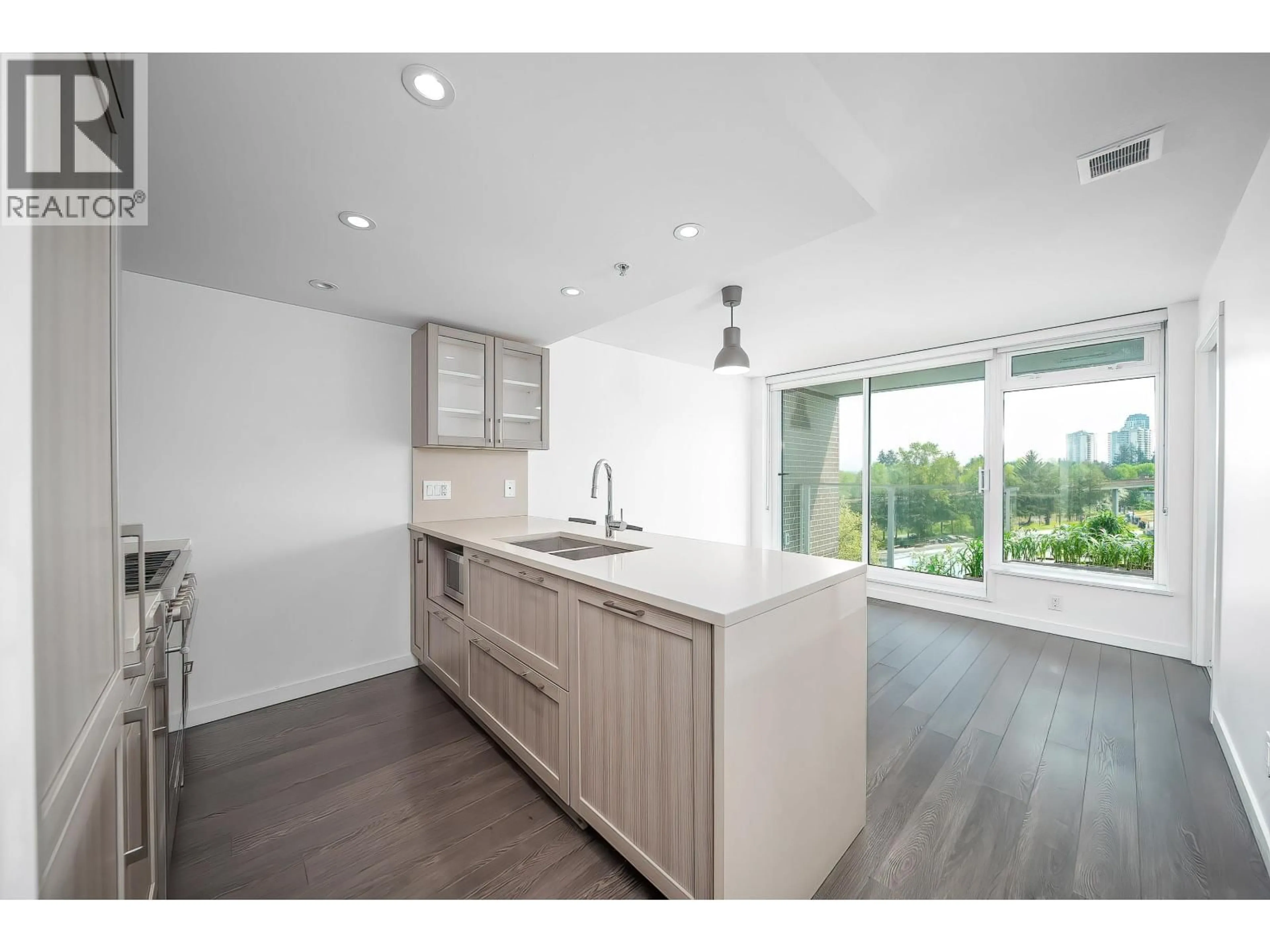 Open concept kitchen, unknown for 915 - 5665 BOUNDARY ROAD, Vancouver British Columbia V5R0E4