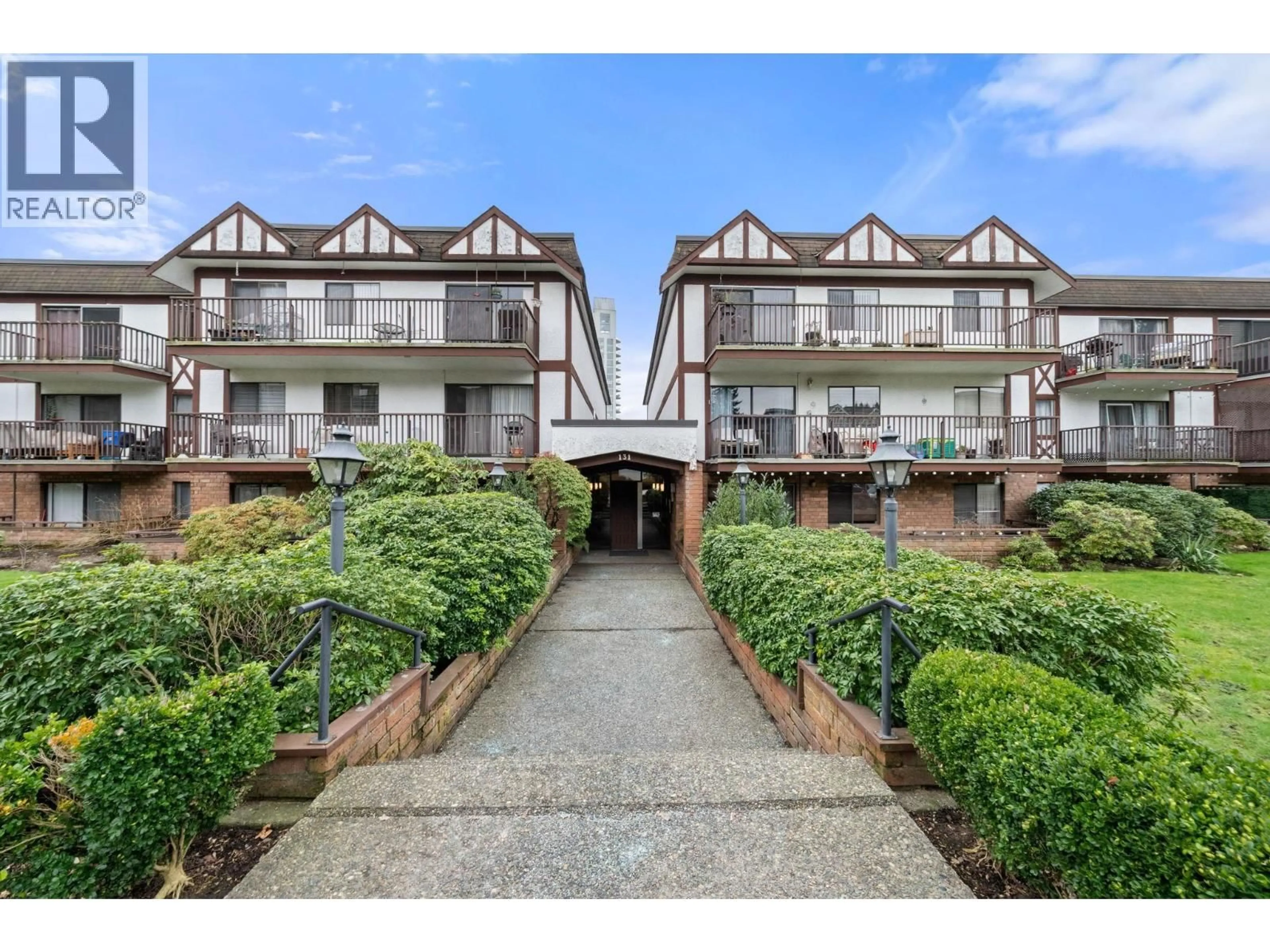 A pic from outside/outdoor area/front of a property/back of a property/a pic from drone, street for 312 - 131 4TH STREET, North Vancouver British Columbia V7M3C8