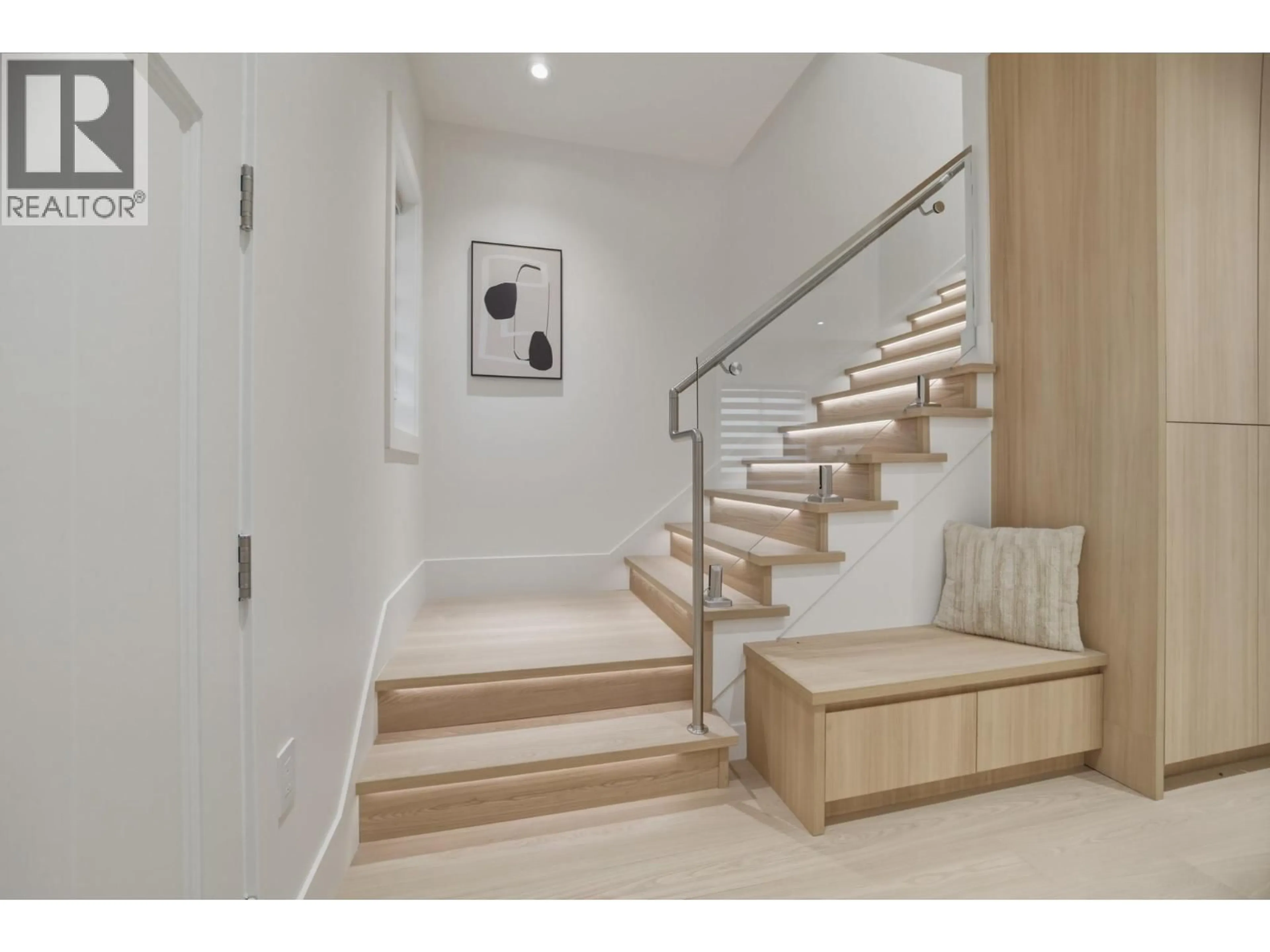 Stairs for 3110 42ND AVENUE, Vancouver British Columbia V6N3H2