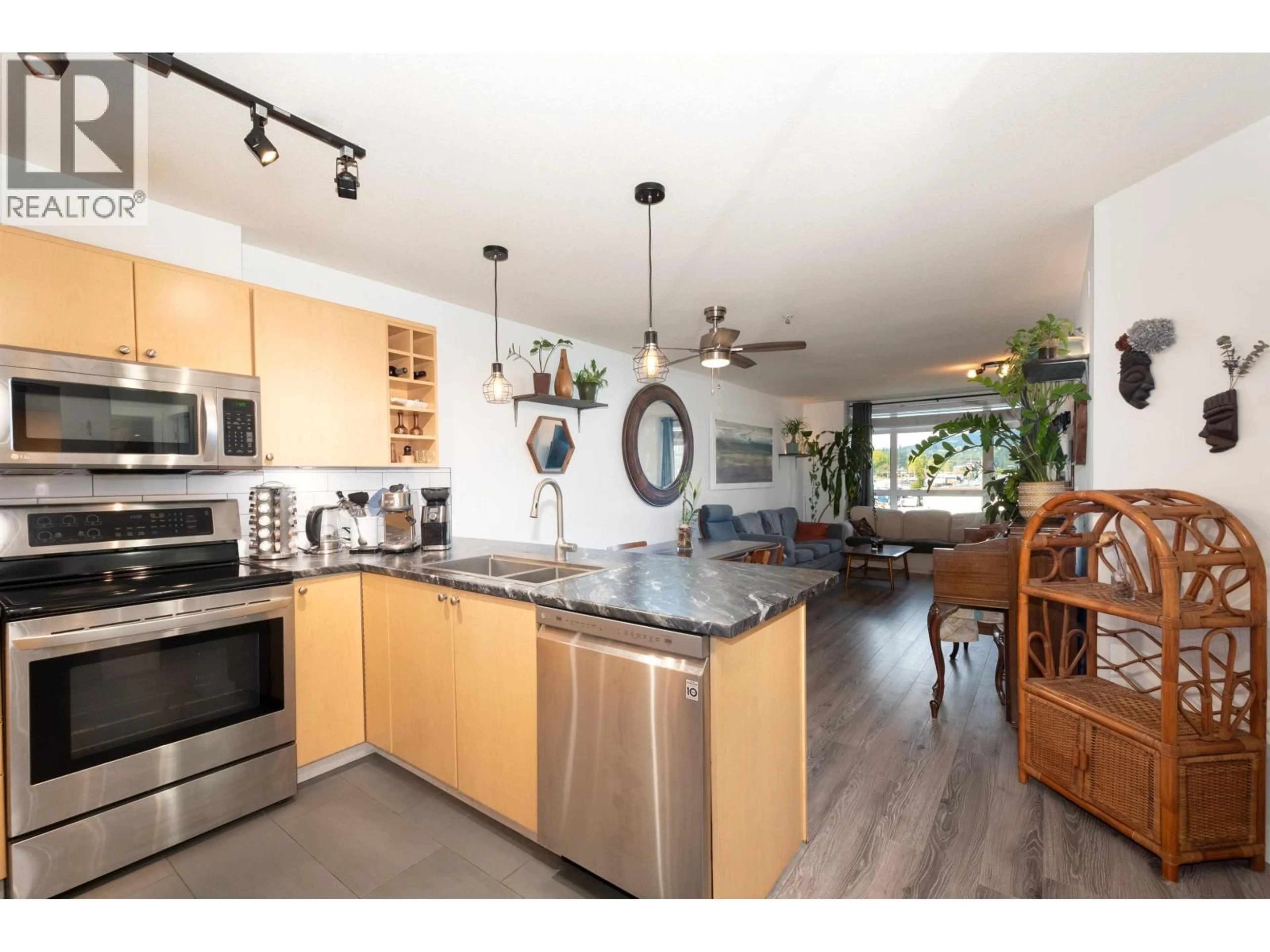Open concept kitchen, unknown for 312 - 3136 ST JOHNS STREET, Port Moody British Columbia V3H5E4