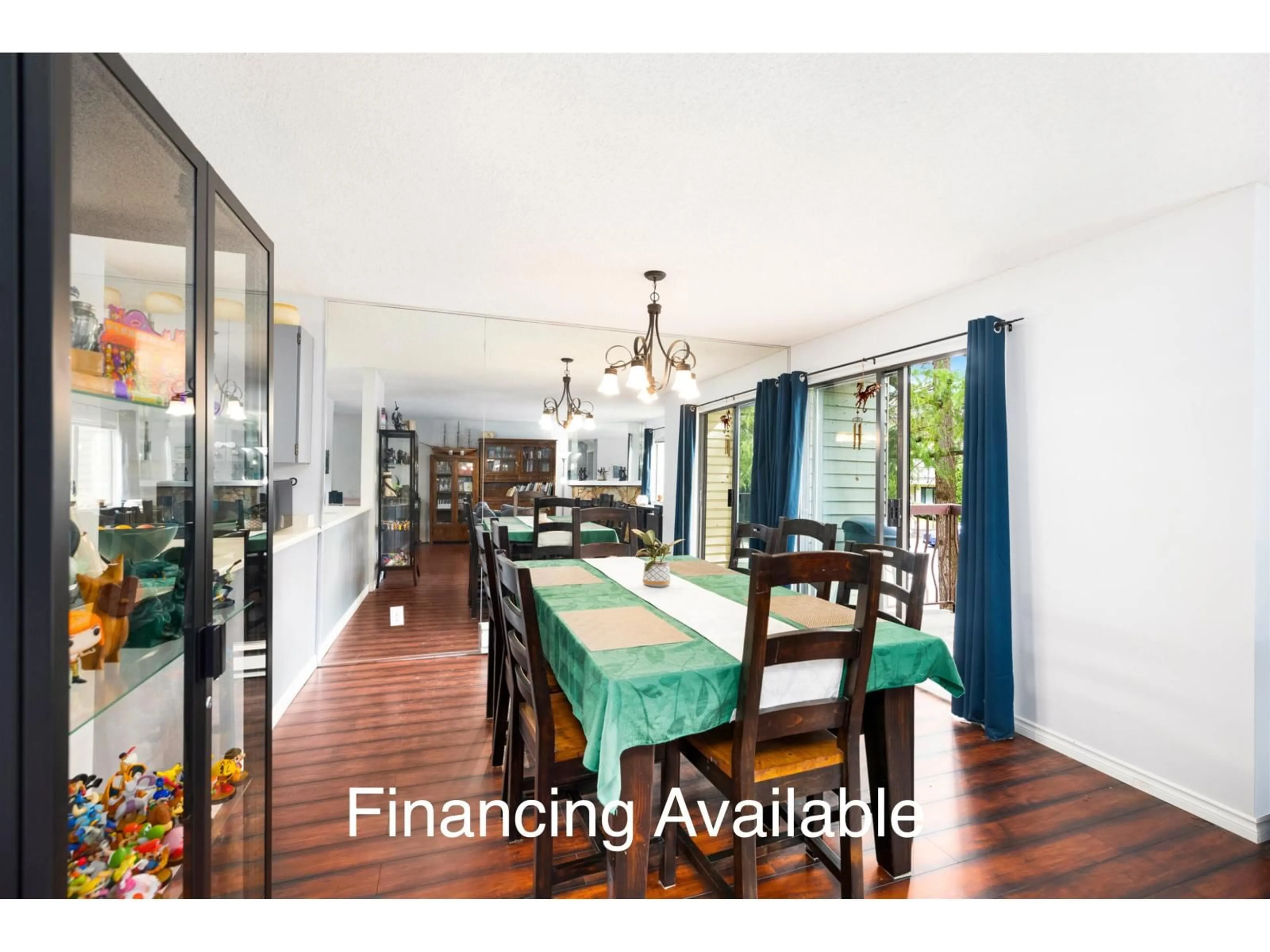 Dining room, wood/laminate floor for 201 - 7064 133B STREET, Surrey British Columbia V3W8A4