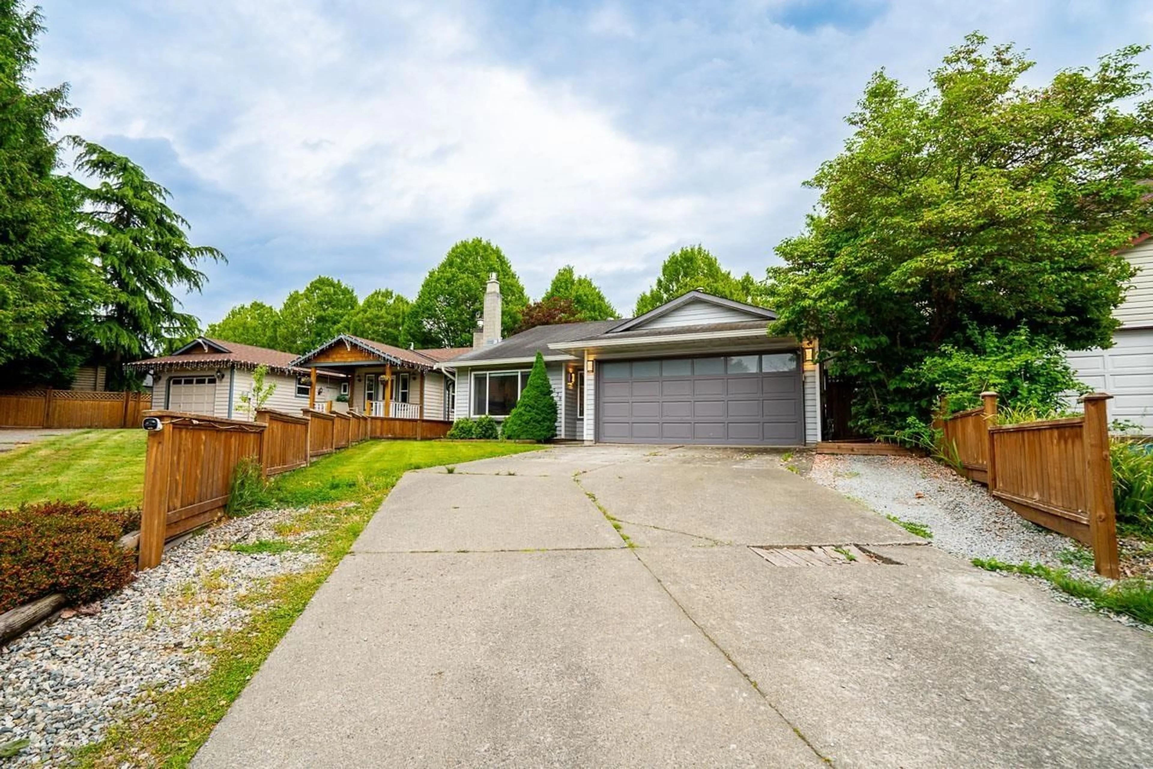 A pic from outside/outdoor area/front of a property/back of a property/a pic from drone, street for 21579 94A AVENUE, Langley British Columbia V1M2A5
