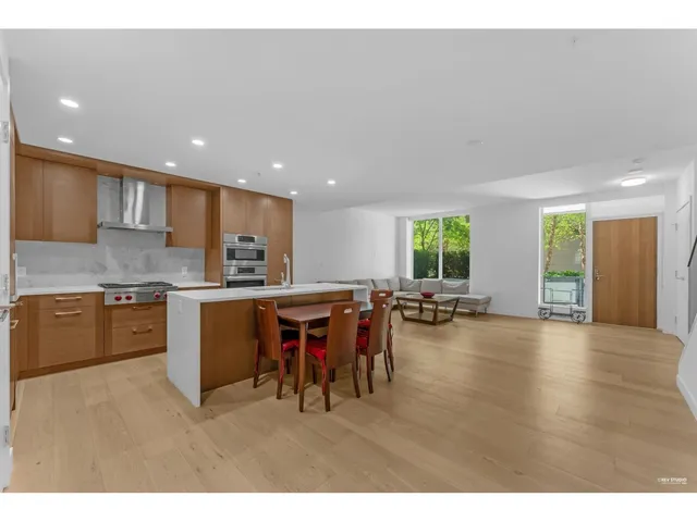TH8 - 1439 GEORGE STREET, Surrey 2