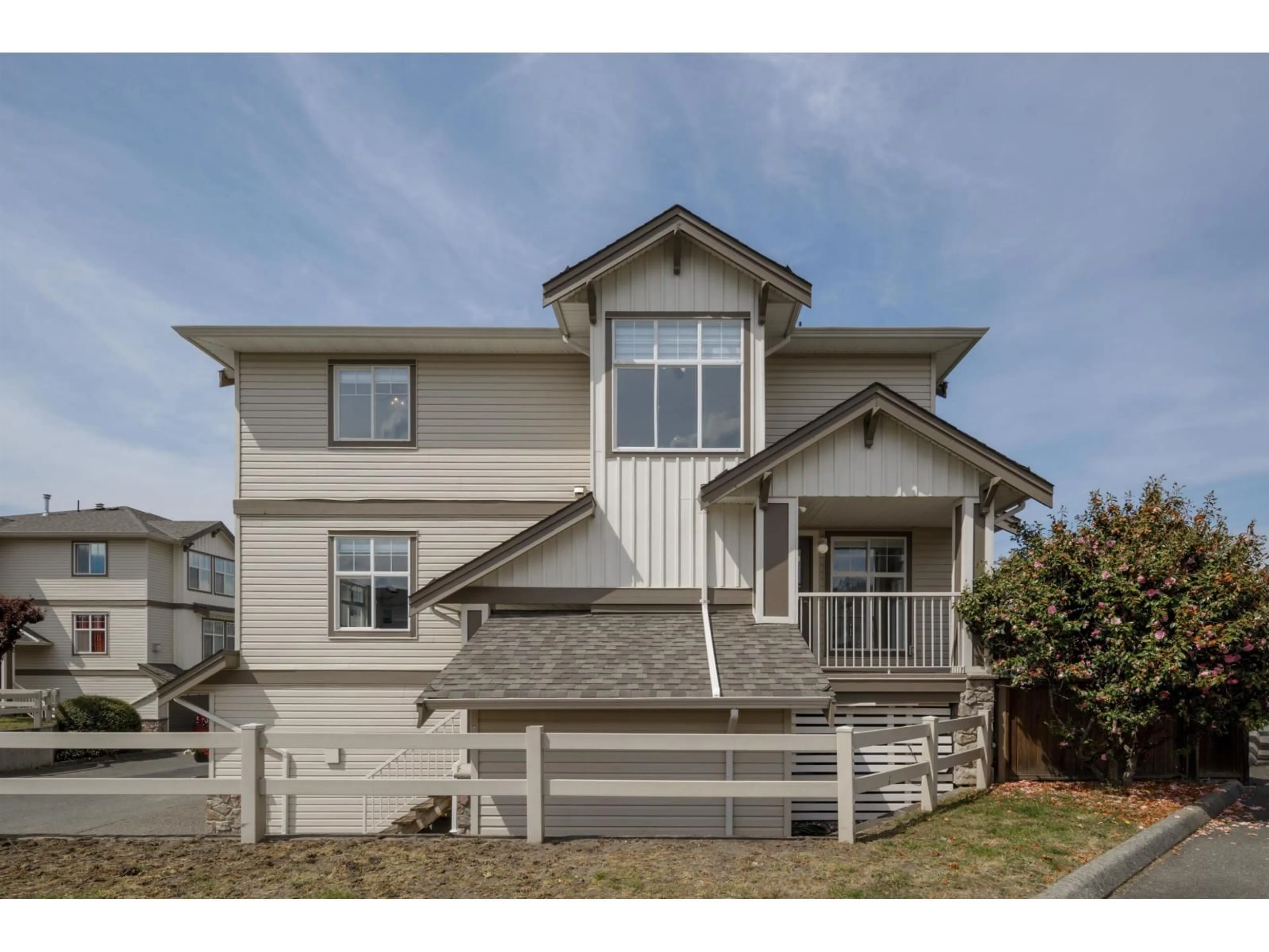 Home with vinyl exterior material, street for 168 - 6450 VEDDER ROAD, Chilliwack British Columbia V2R5N7
