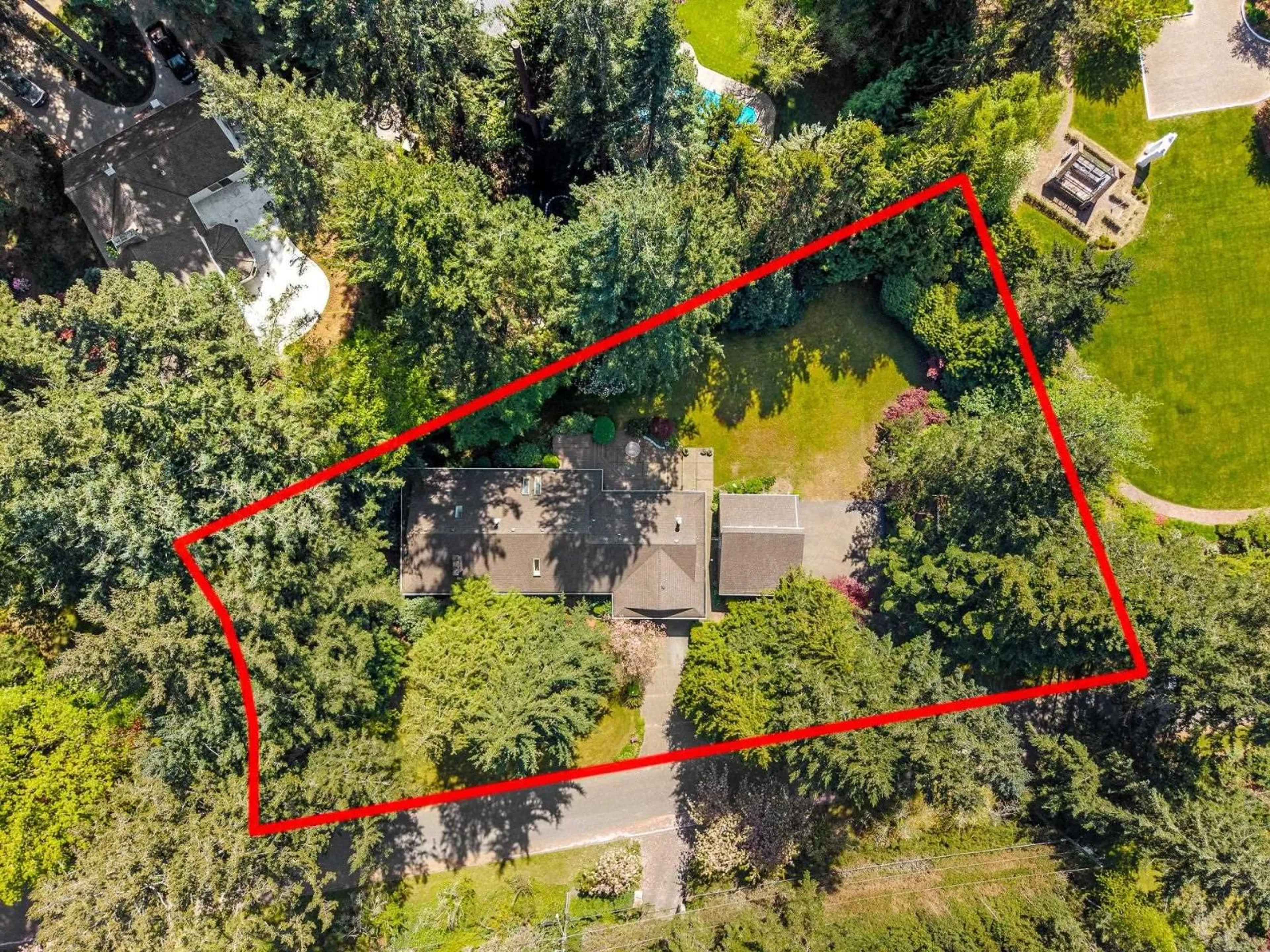 A pic from outside/outdoor area/front of a property/back of a property/a pic from drone, forest/trees view for 13666 30 AVENUE, Surrey British Columbia V4P1T9