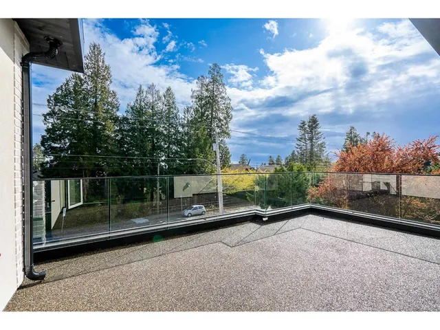 13511 MARINE DRIVE, Surrey 5