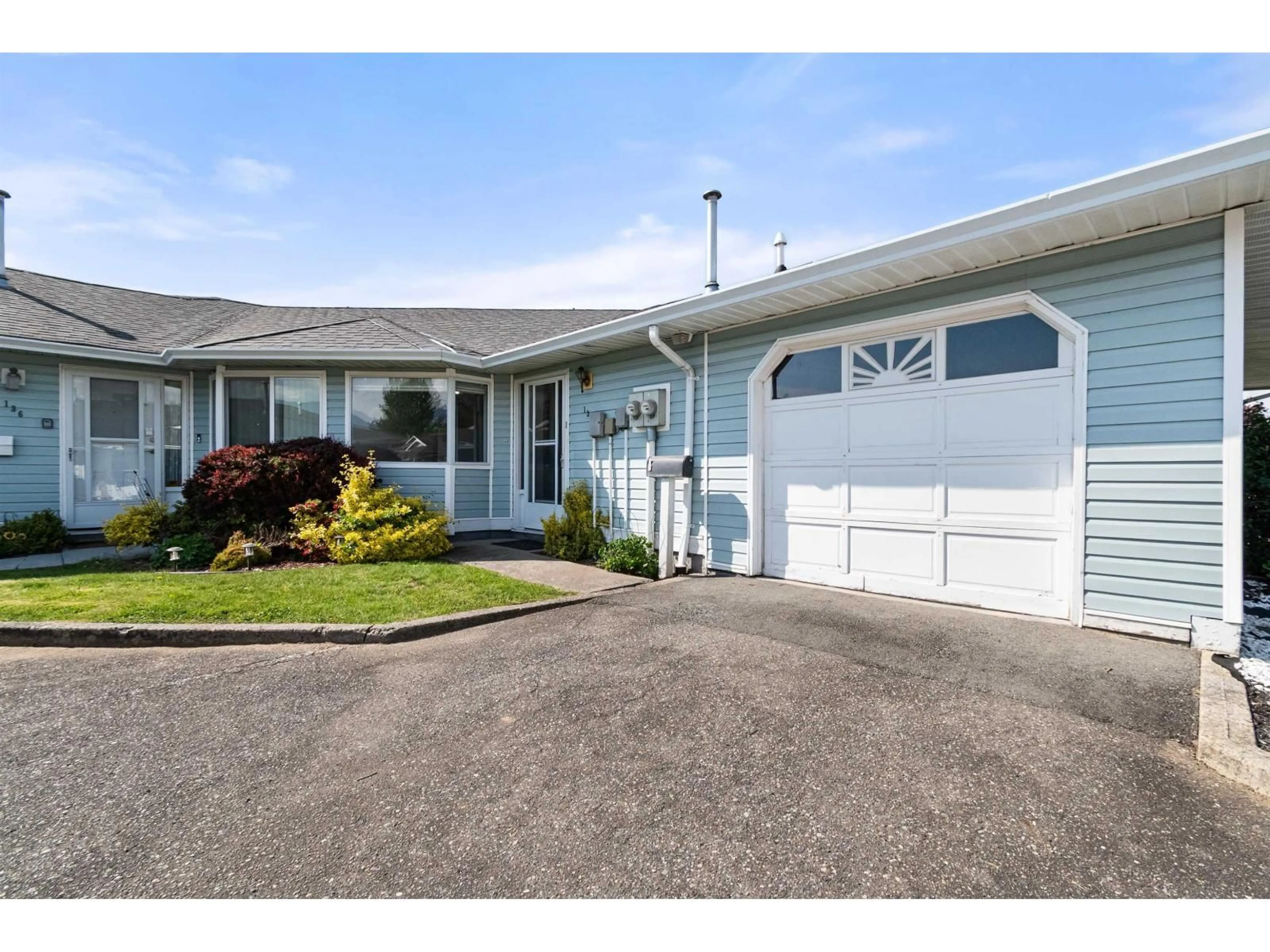 Home with vinyl exterior material, street for 135 - 7610 EVANS ROAD, Chilliwack British Columbia V2R2X9