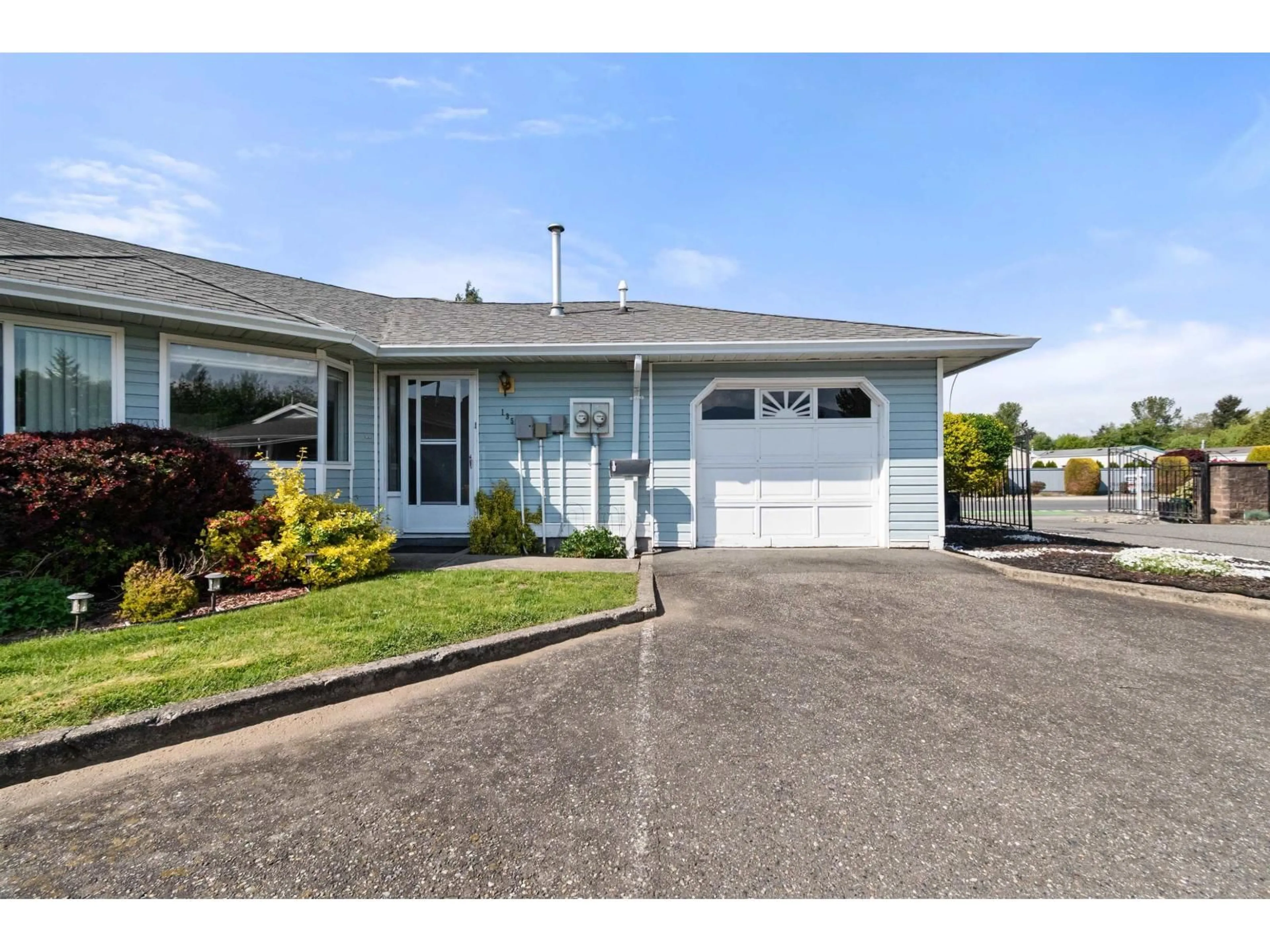 Home with vinyl exterior material, street for 135 - 7610 EVANS ROAD, Chilliwack British Columbia V2R2X9