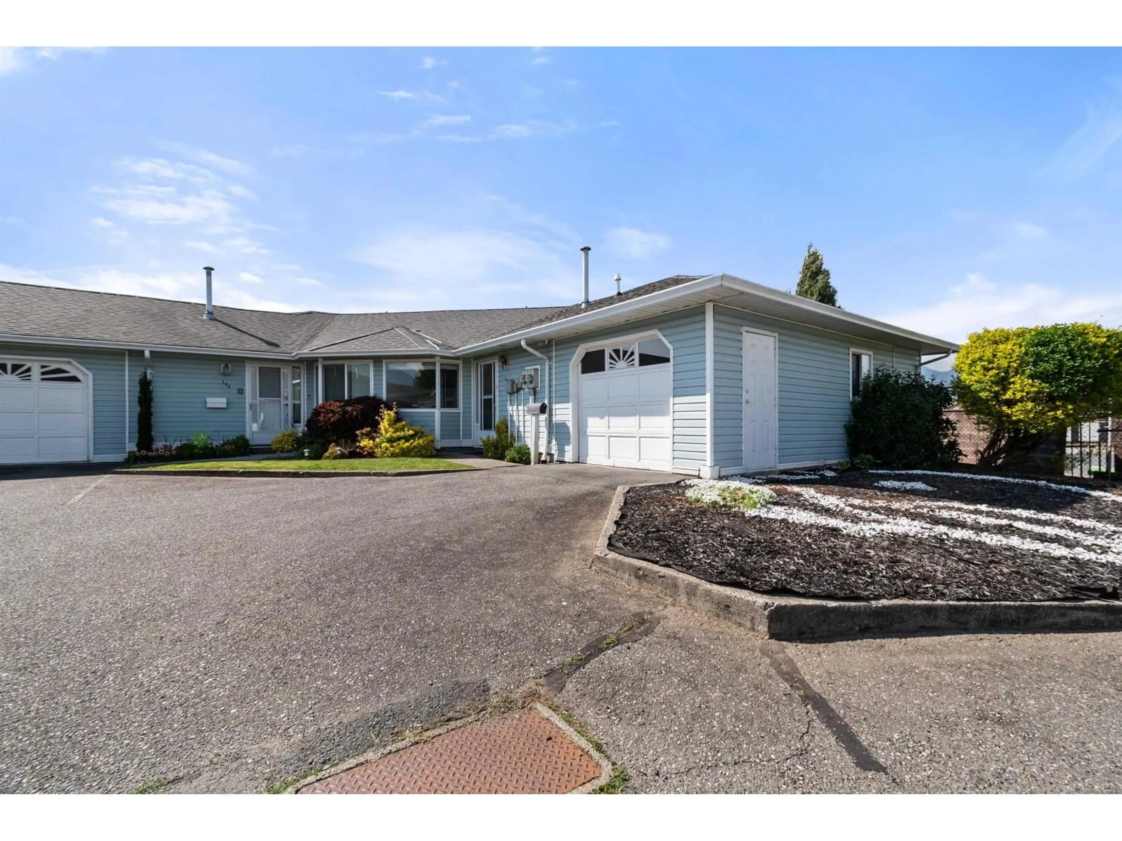 A pic from outside/outdoor area/front of a property/back of a property/a pic from drone, street for 135 - 7610 EVANS ROAD, Chilliwack British Columbia V2R2X9
