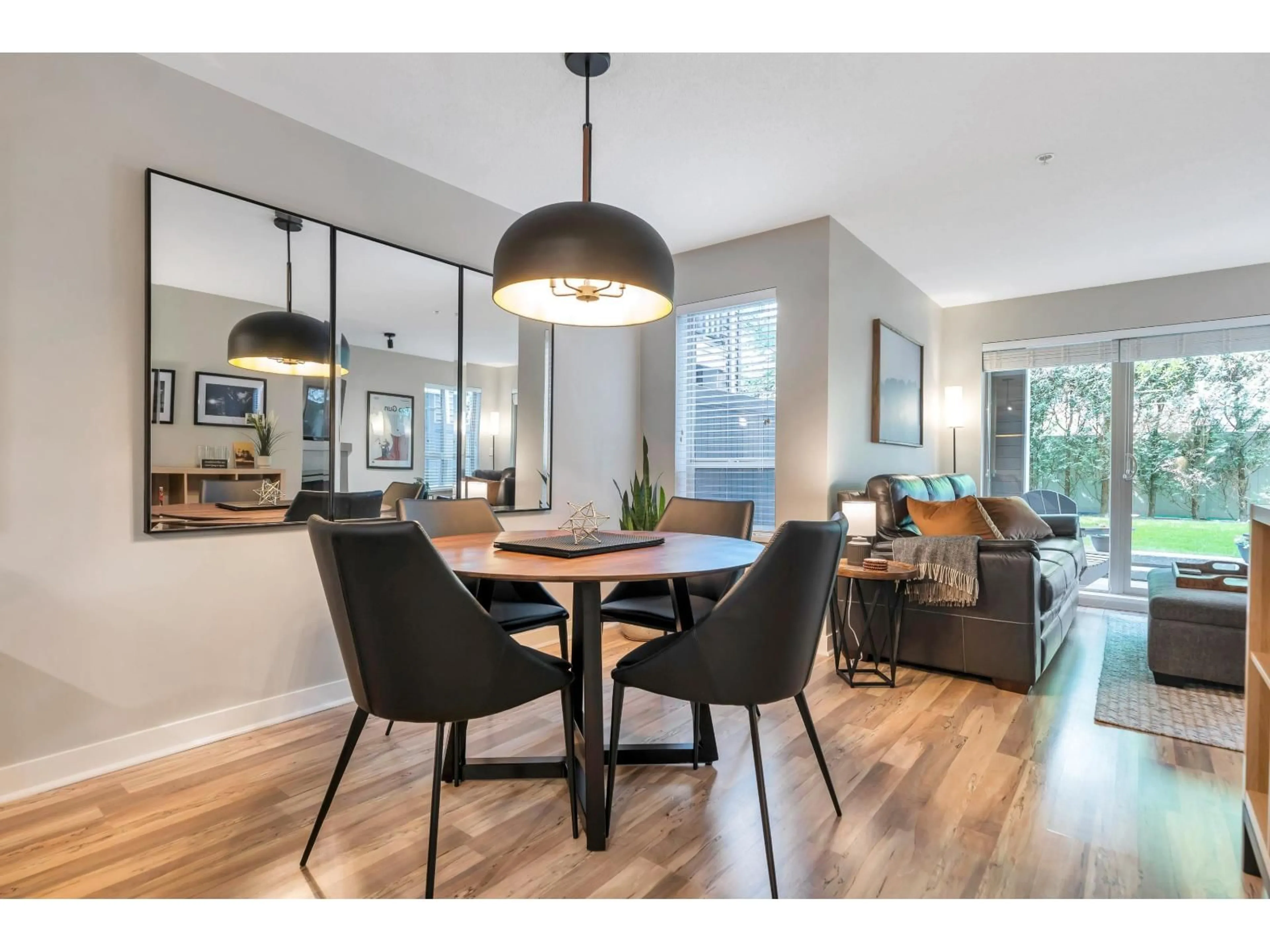 Open concept kitchen, wood/laminate floor for 125 - 8915 202 STREET, Langley British Columbia V1M0B5