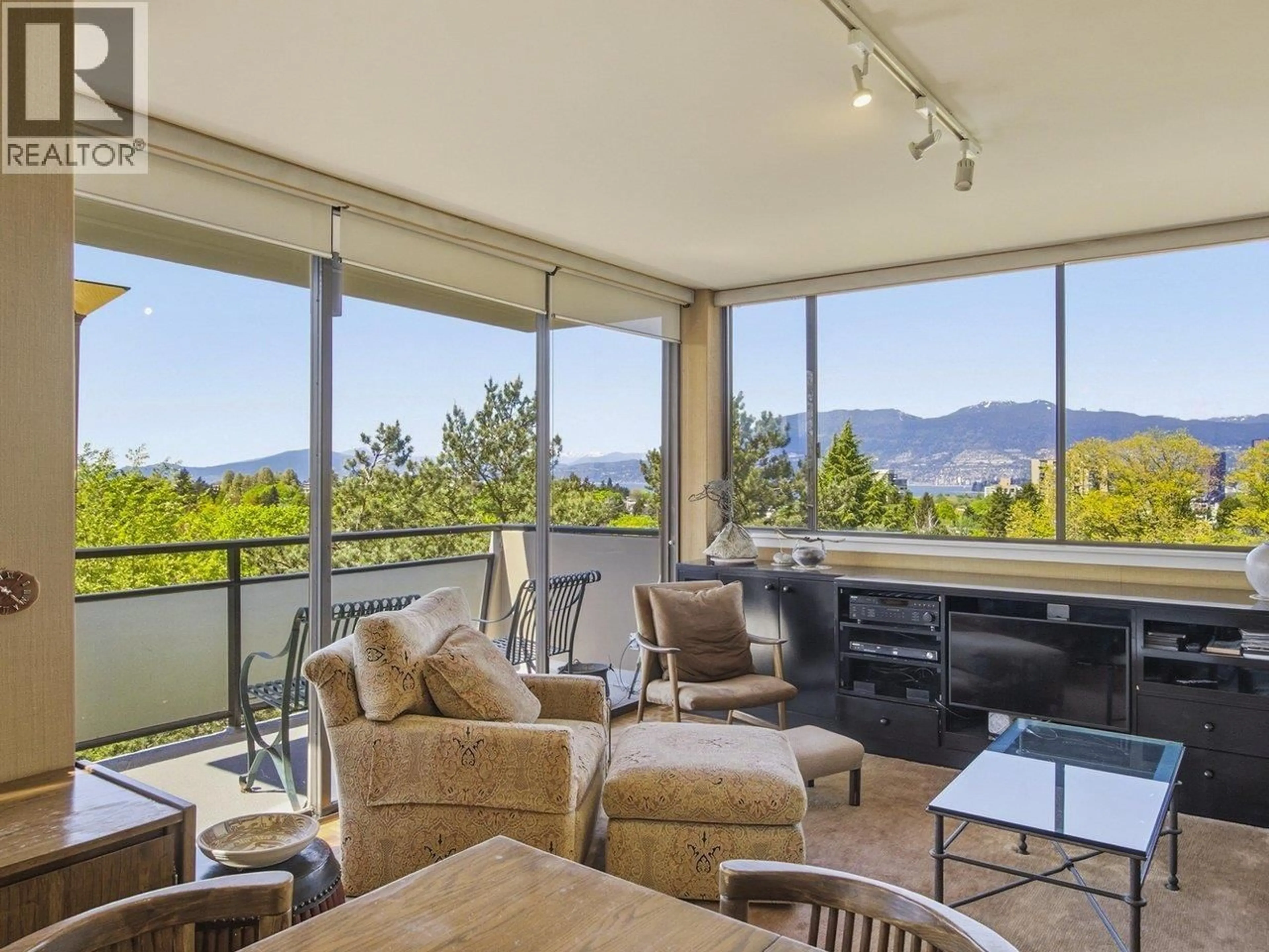 Living room with furniture, unknown for 900 - 1685 14TH AVENUE, Vancouver British Columbia V6J2J3